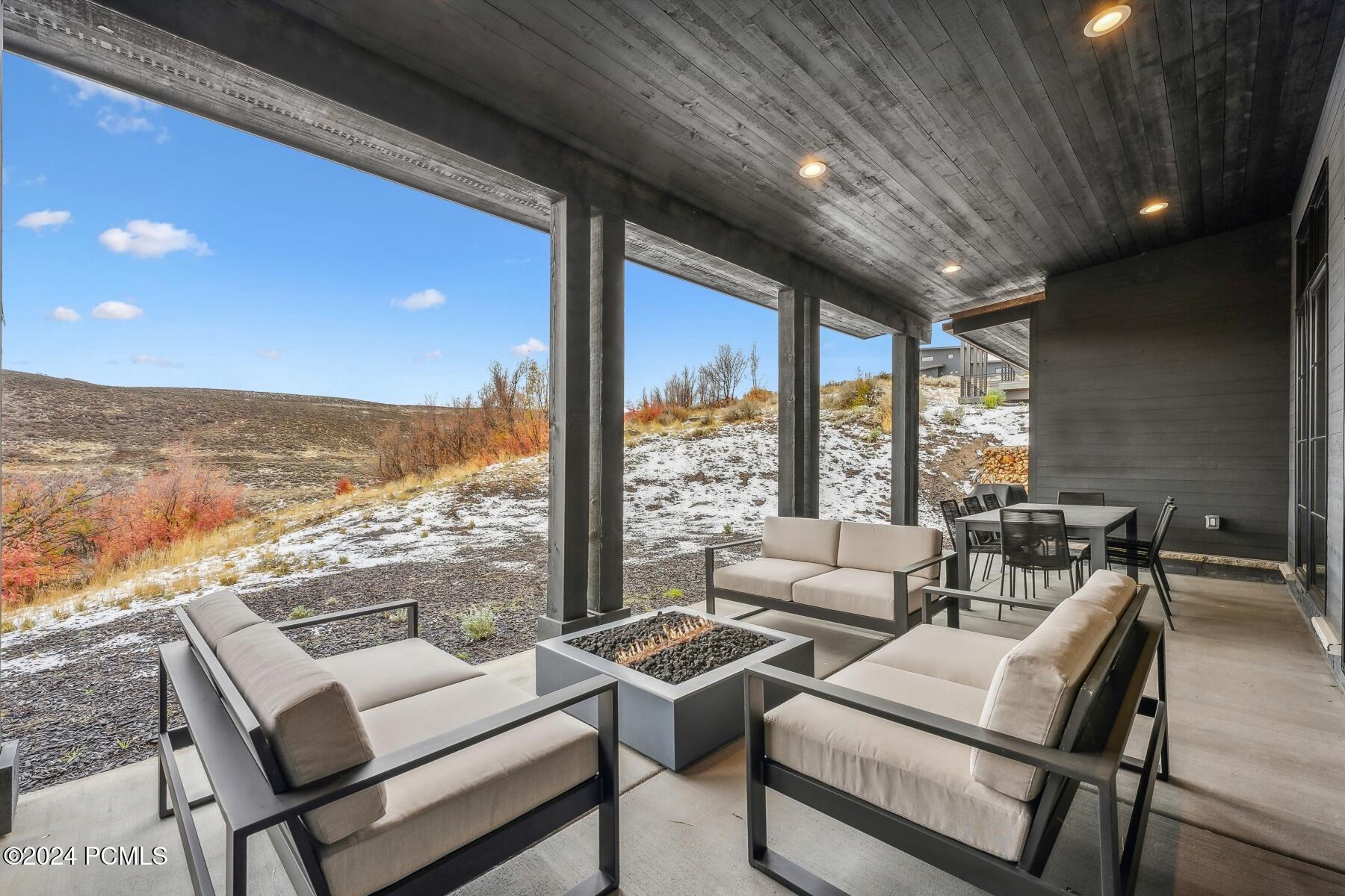 Park City, Utah 84098, United States, 4 Bedrooms Bedrooms, ,4 BathroomsBathrooms,Residential,Active,37673