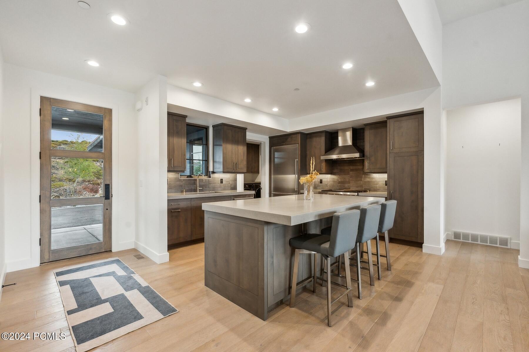 Park City, Utah 84098, United States, 4 Bedrooms Bedrooms, ,4 BathroomsBathrooms,Residential,Active,37673