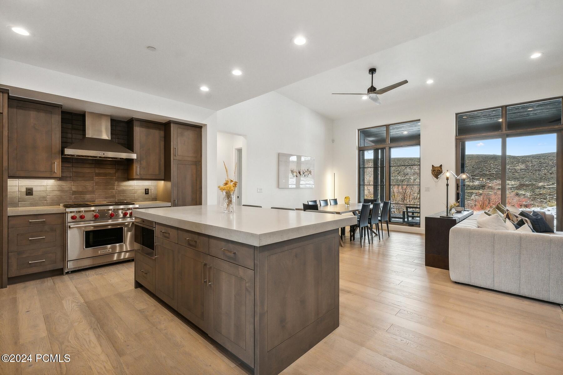 Park City, Utah 84098, United States, 4 Bedrooms Bedrooms, ,4 BathroomsBathrooms,Residential,Active,37673