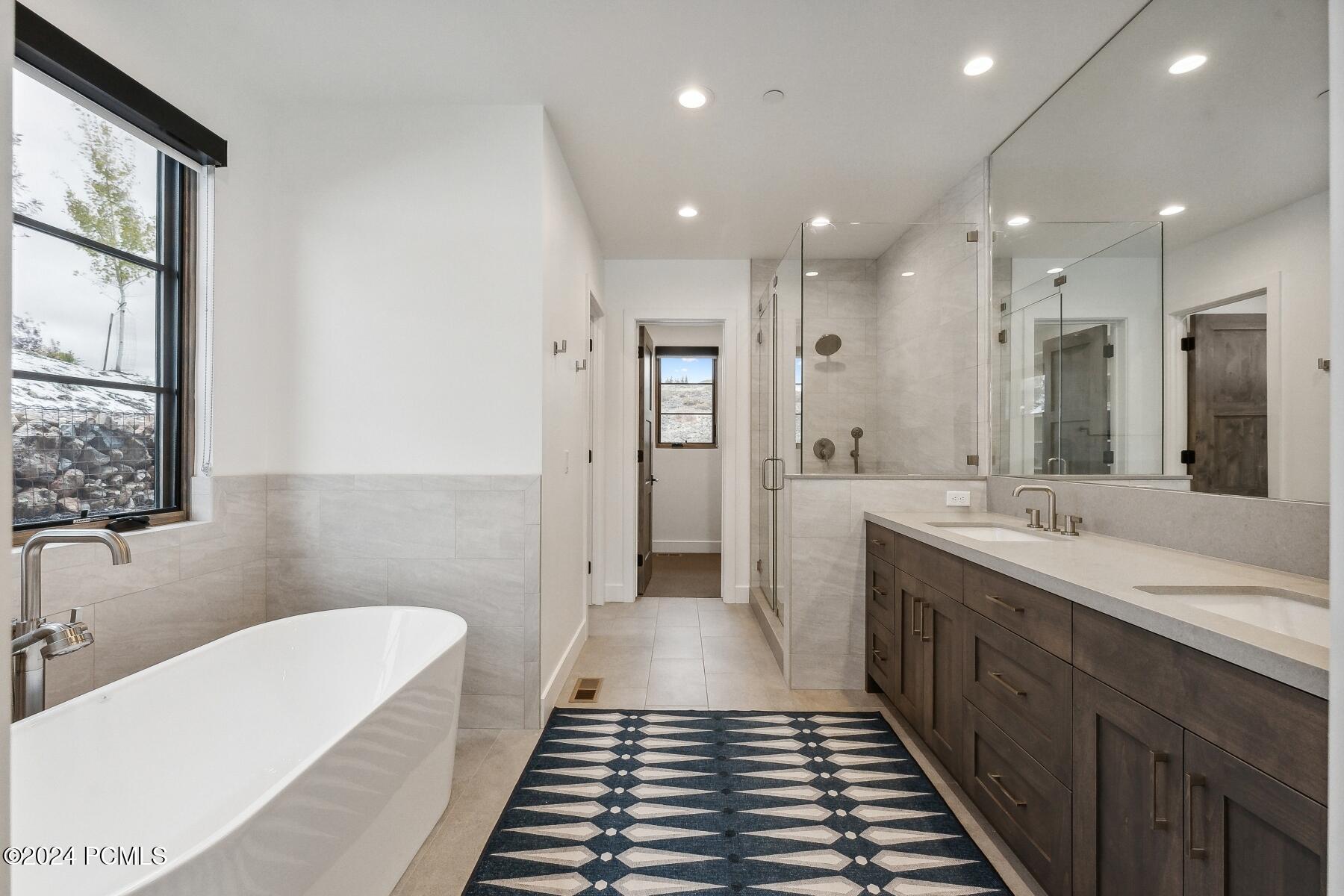 Park City, Utah 84098, United States, 4 Bedrooms Bedrooms, ,4 BathroomsBathrooms,Residential,Active,37673