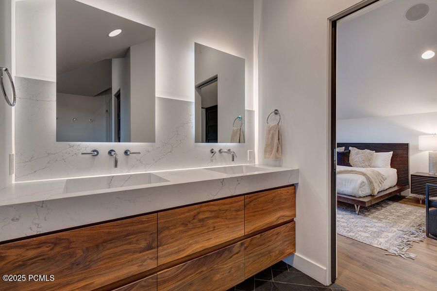 Park City, Utah 84060, United States, 4 Bedrooms Bedrooms, ,5 BathroomsBathrooms,Residential,Active,253712