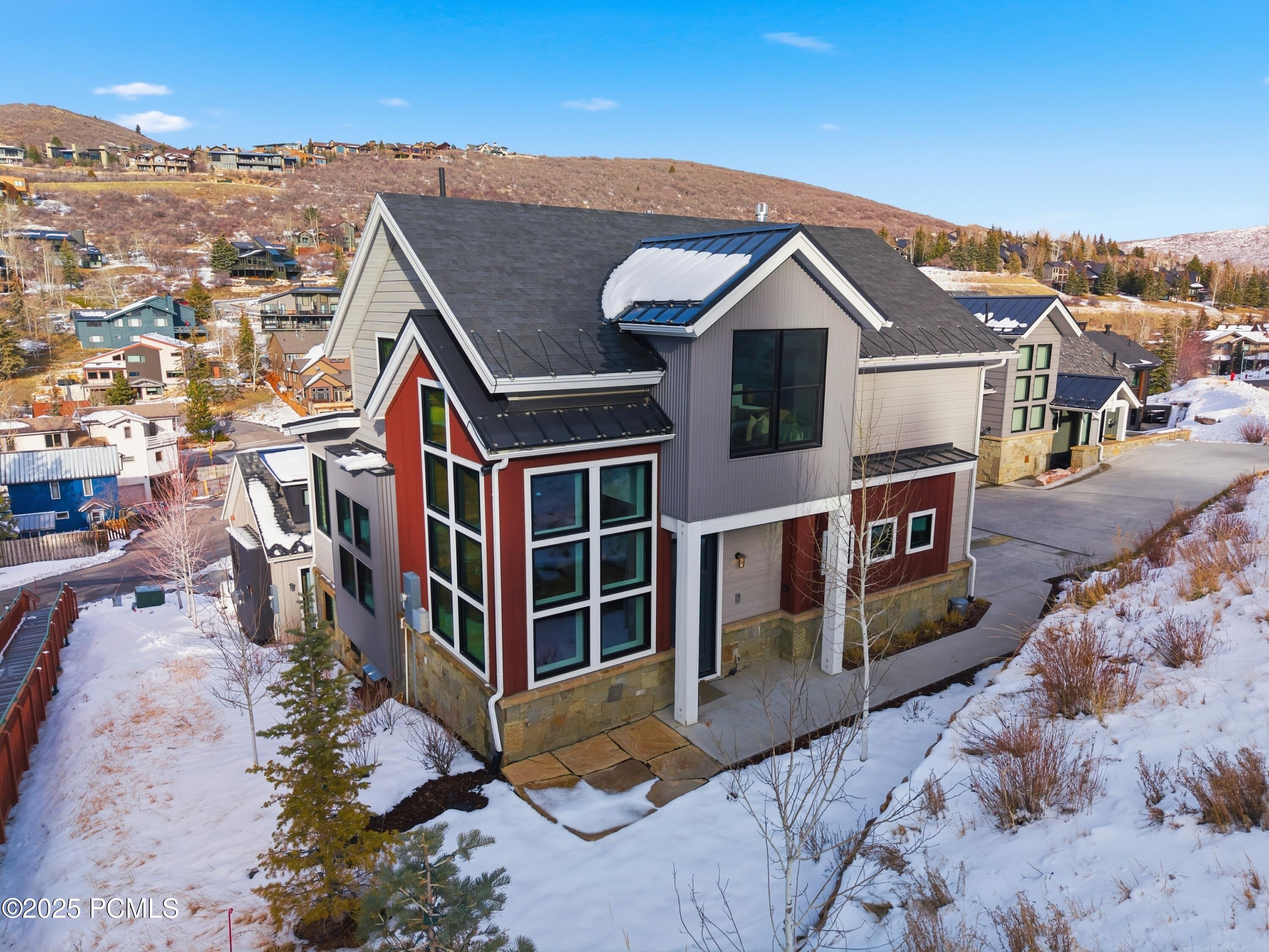 Park City, Utah 84060, United States, 4 Bedrooms Bedrooms, ,5 BathroomsBathrooms,Residential,Active,253712