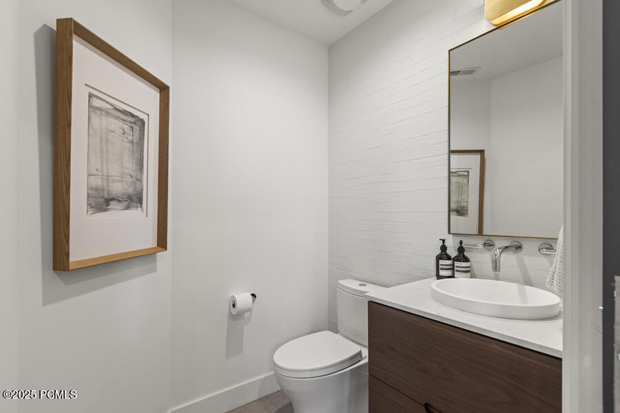 Park City, Utah 84060, United States, 4 Bedrooms Bedrooms, ,5 BathroomsBathrooms,Residential,Active,253712