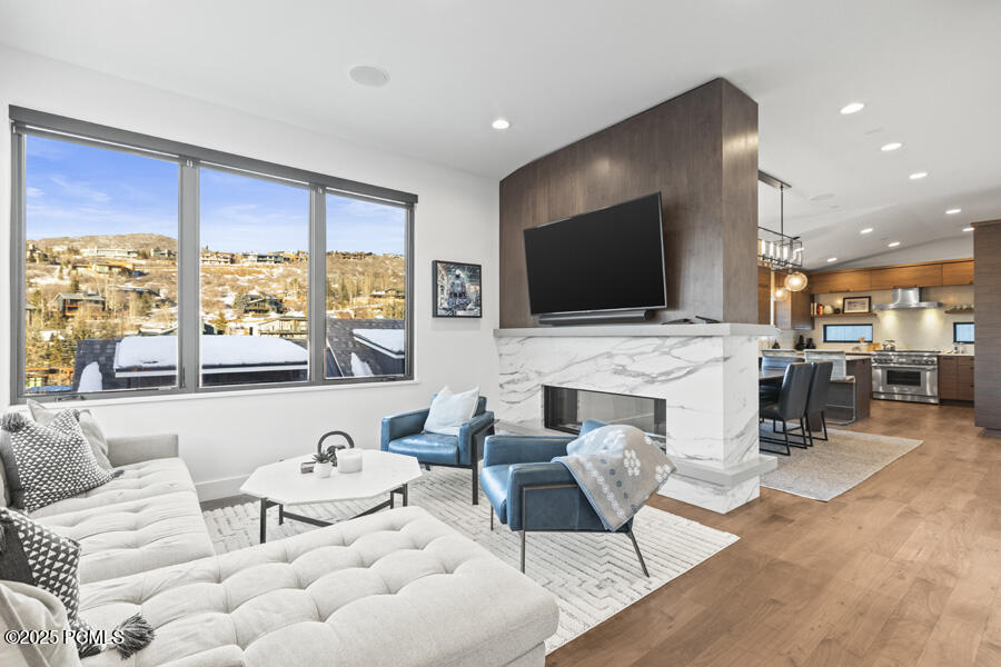 Park City, Utah 84060, United States, 4 Bedrooms Bedrooms, ,5 BathroomsBathrooms,Residential,Active,253712