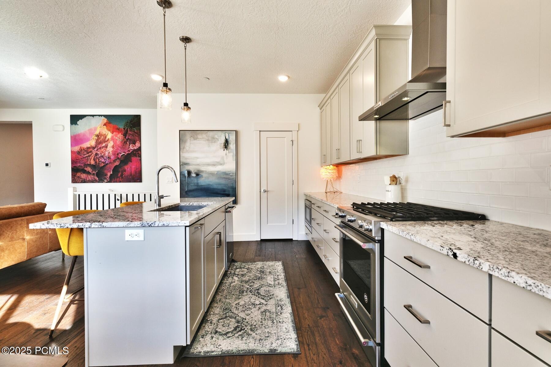 Park City, Utah 84098, United States, 2 Bedrooms Bedrooms, ,3 BathroomsBathrooms,Residential,Active,95059