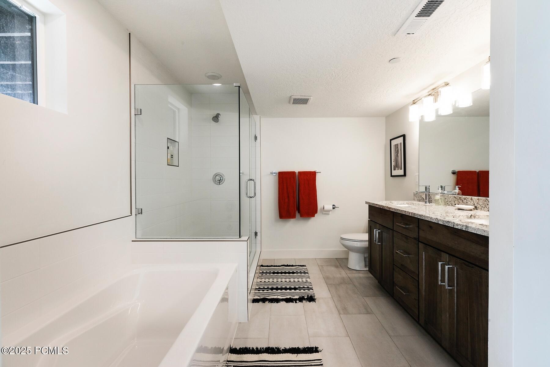 Park City, Utah 84098, United States, 2 Bedrooms Bedrooms, ,3 BathroomsBathrooms,Residential,Active,95059