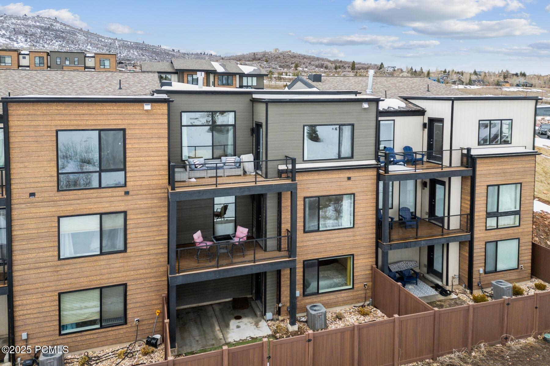 Park City, Utah 84098, United States, 2 Bedrooms Bedrooms, ,3 BathroomsBathrooms,Residential,Active,95059