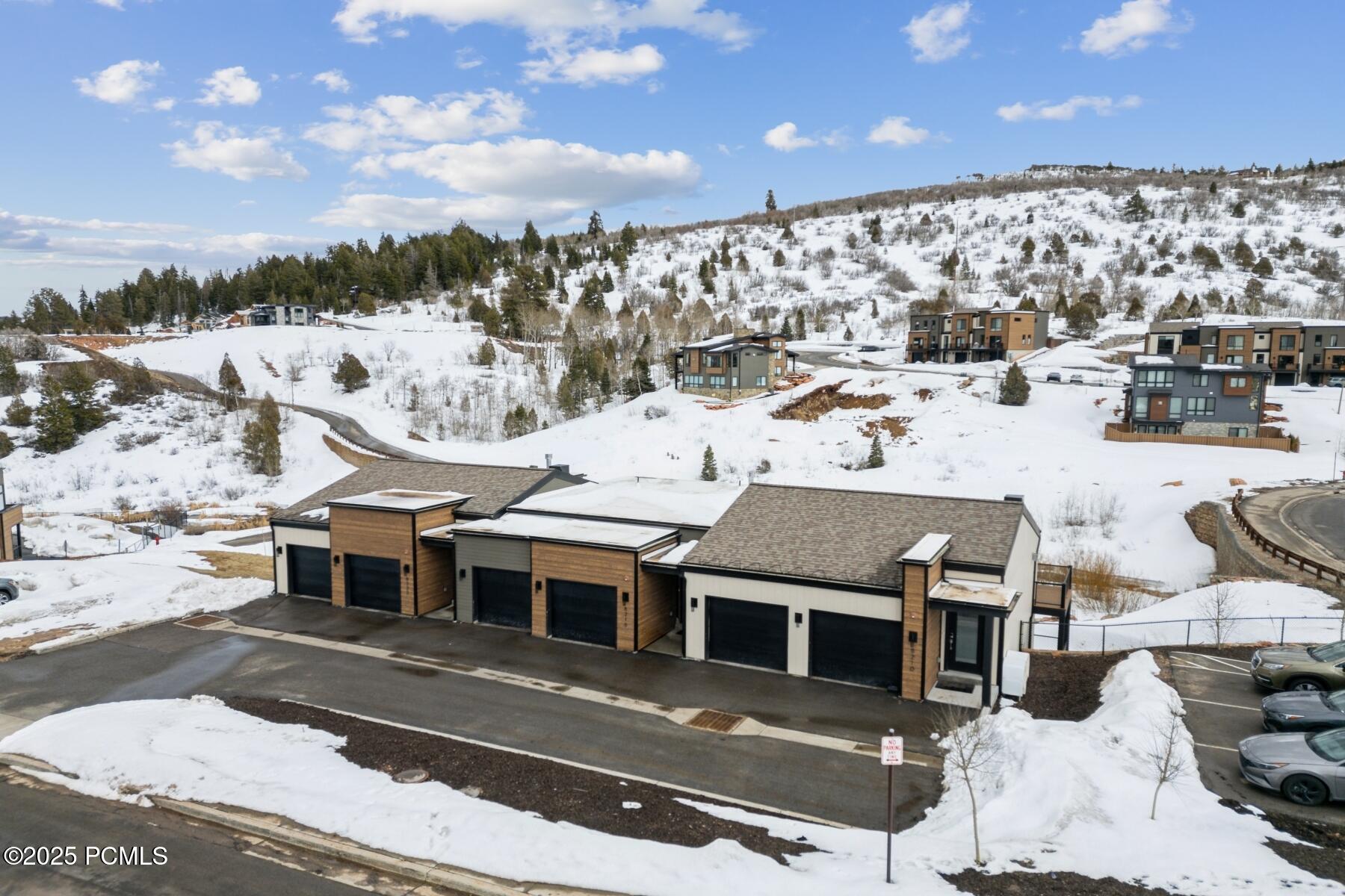 Park City, Utah 84098, United States, 2 Bedrooms Bedrooms, ,3 BathroomsBathrooms,Residential,Active,95059