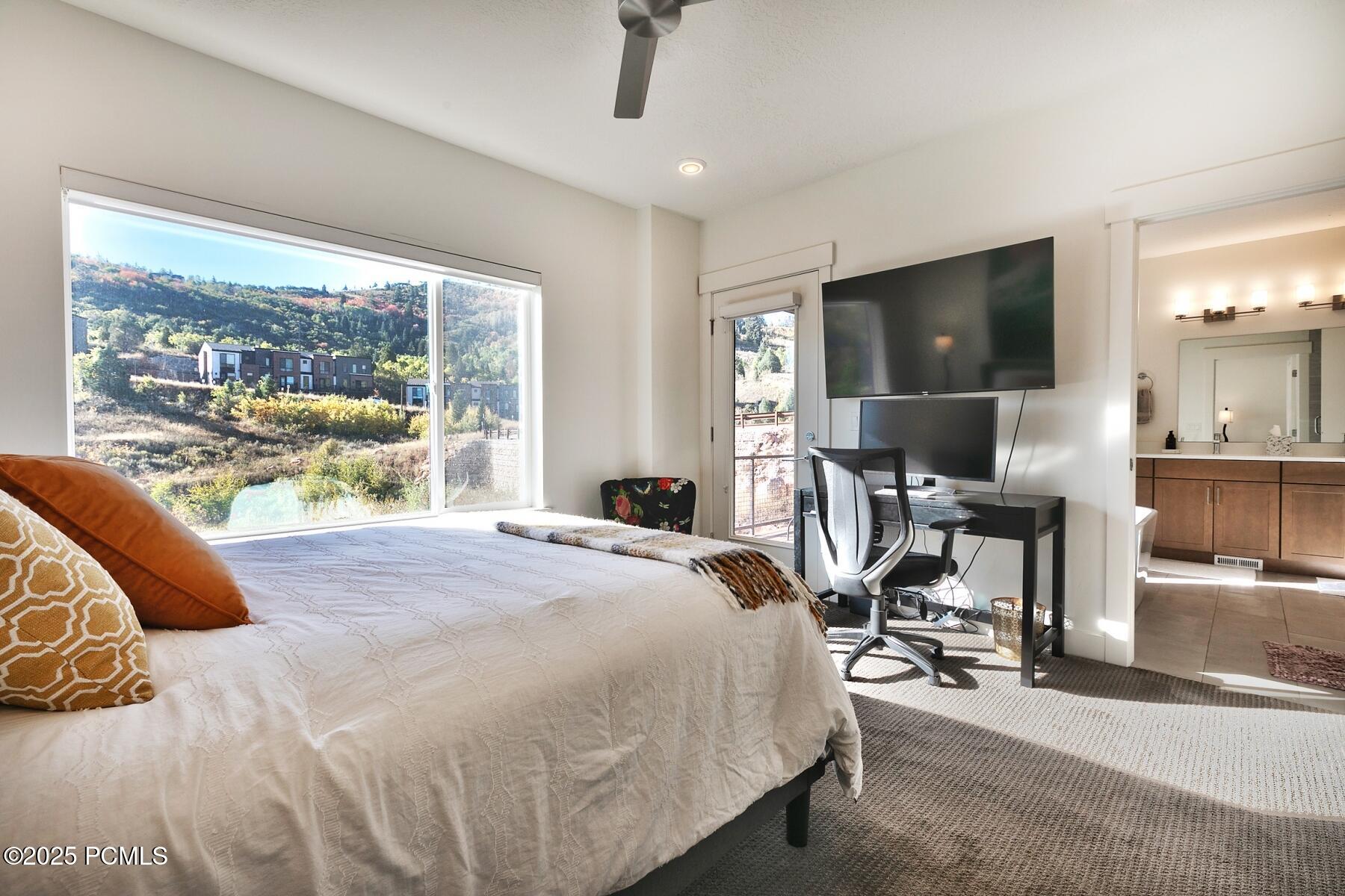 Park City, Utah 84098, United States, 2 Bedrooms Bedrooms, ,3 BathroomsBathrooms,Residential,Active,95059