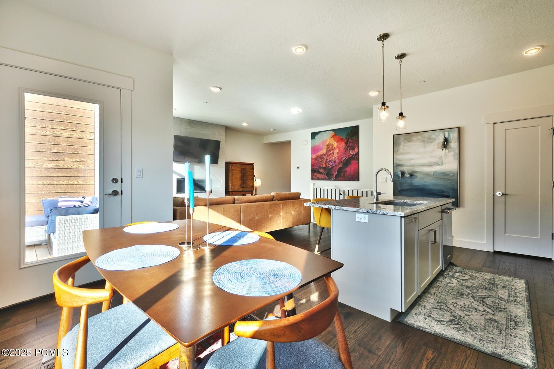 Park City, Utah 84098, United States, 2 Bedrooms Bedrooms, ,3 BathroomsBathrooms,Residential,Active,95059