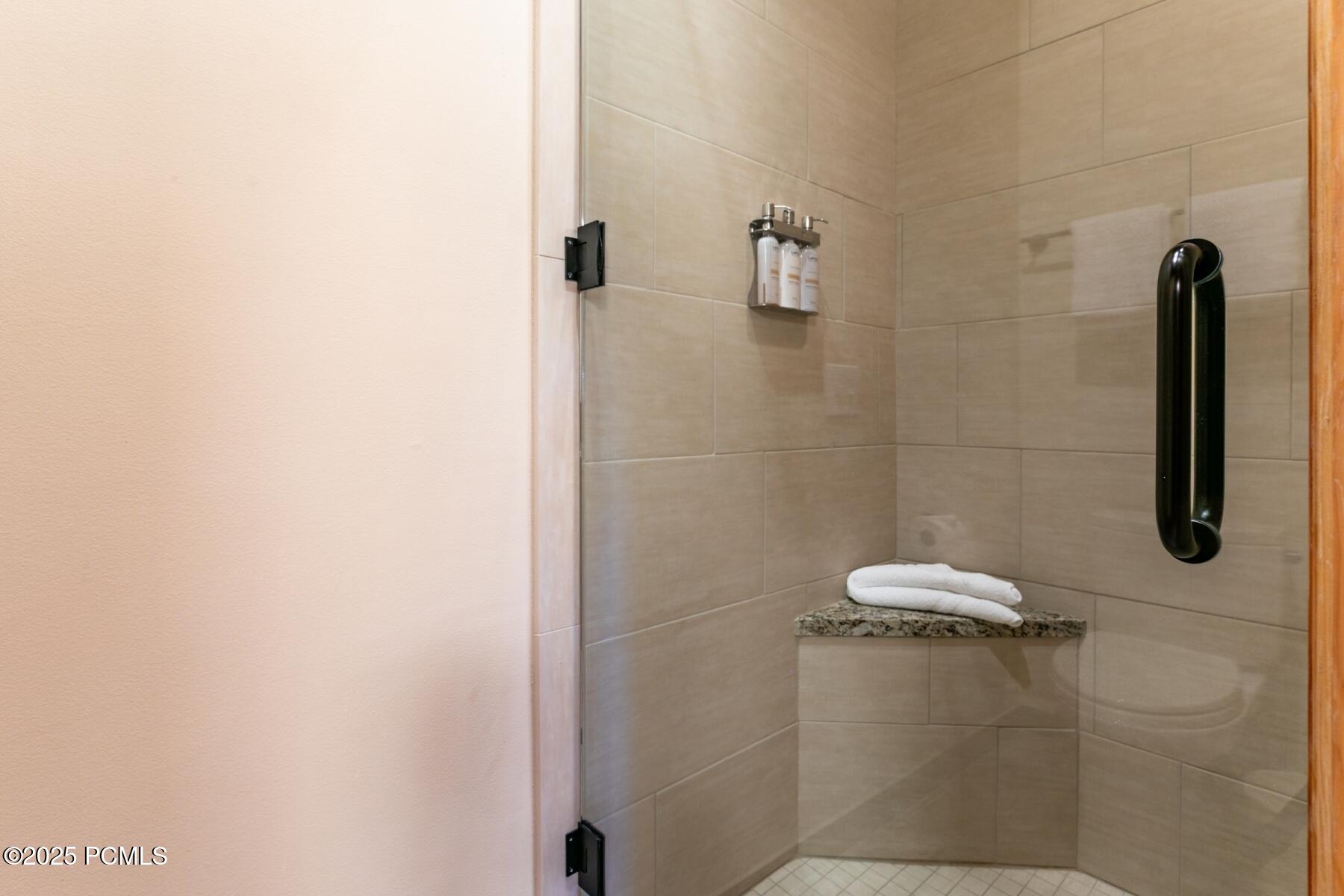 Park City, Utah 84060, United States, 3 Bedrooms Bedrooms, ,4 BathroomsBathrooms,Residential,Active,161826