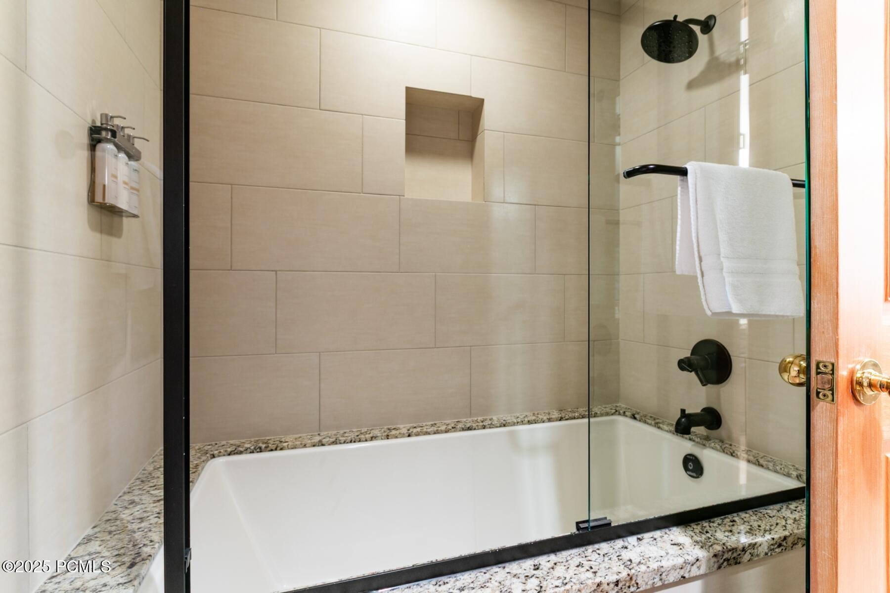 Park City, Utah 84060, United States, 3 Bedrooms Bedrooms, ,4 BathroomsBathrooms,Residential,Active,161826