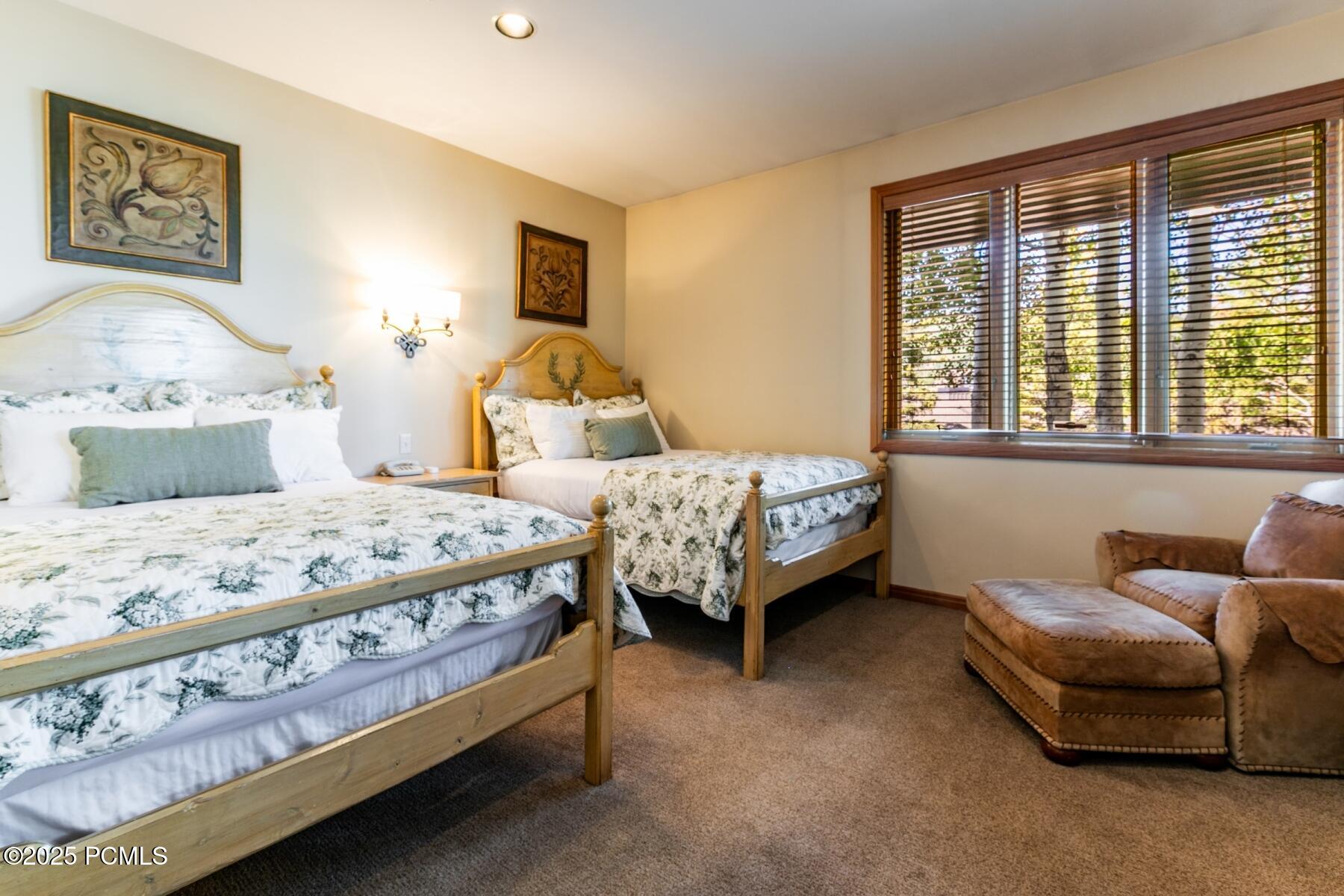 Park City, Utah 84060, United States, 3 Bedrooms Bedrooms, ,4 BathroomsBathrooms,Residential,Active,161826