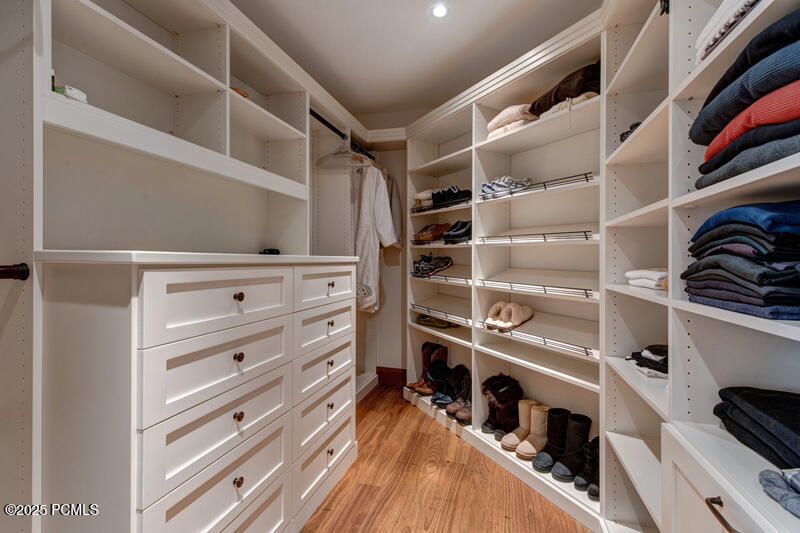 Park City, Utah 84060, United States, 4 Bedrooms Bedrooms, ,5 BathroomsBathrooms,Residential,Active,25074