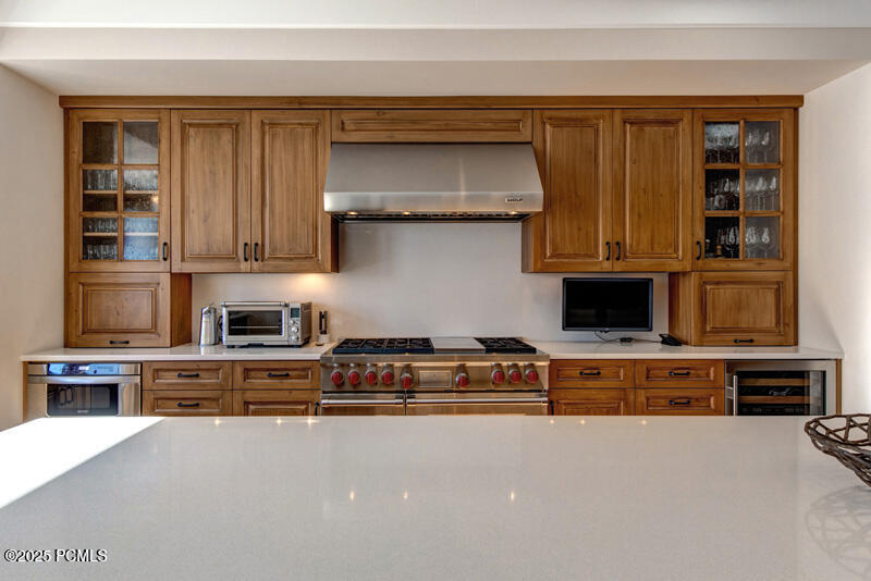 Park City, Utah 84060, United States, 4 Bedrooms Bedrooms, ,5 BathroomsBathrooms,Residential,Active,25074