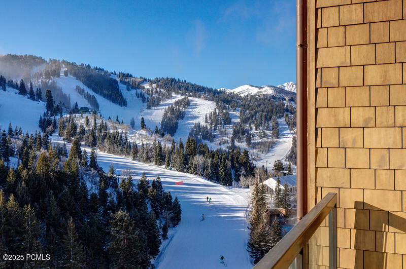 Park City, Utah 84060, United States, 4 Bedrooms Bedrooms, ,5 BathroomsBathrooms,Residential,Active,25074