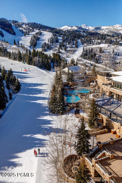 Park City, Utah 84060, United States, 4 Bedrooms Bedrooms, ,5 BathroomsBathrooms,Residential,Active,25074