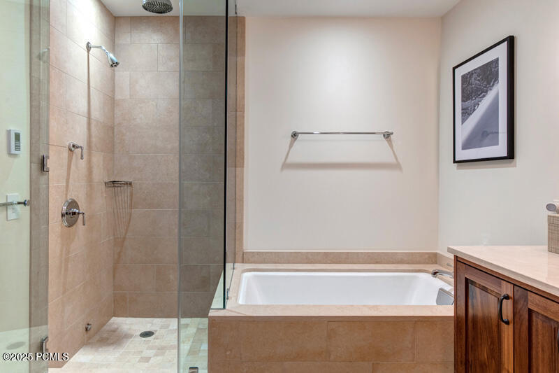 Park City, Utah 84060, United States, 4 Bedrooms Bedrooms, ,5 BathroomsBathrooms,Residential,Active,25074