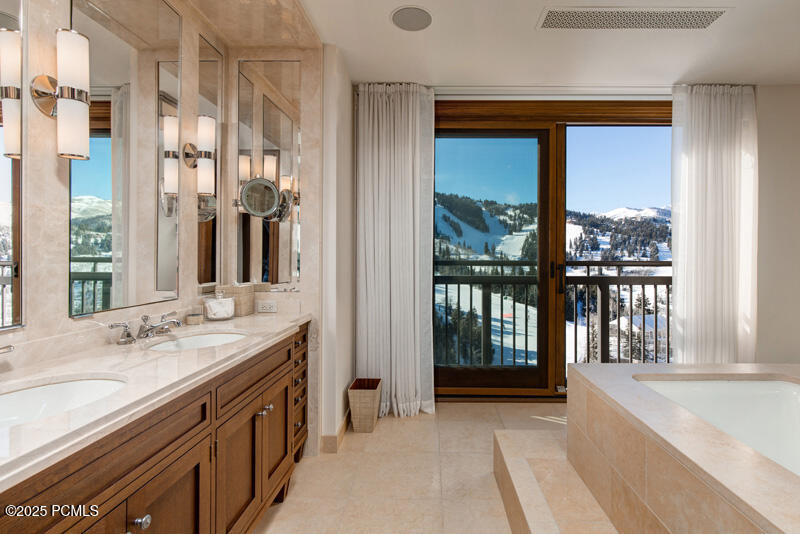 Park City, Utah 84060, United States, 4 Bedrooms Bedrooms, ,5 BathroomsBathrooms,Residential,Active,25074