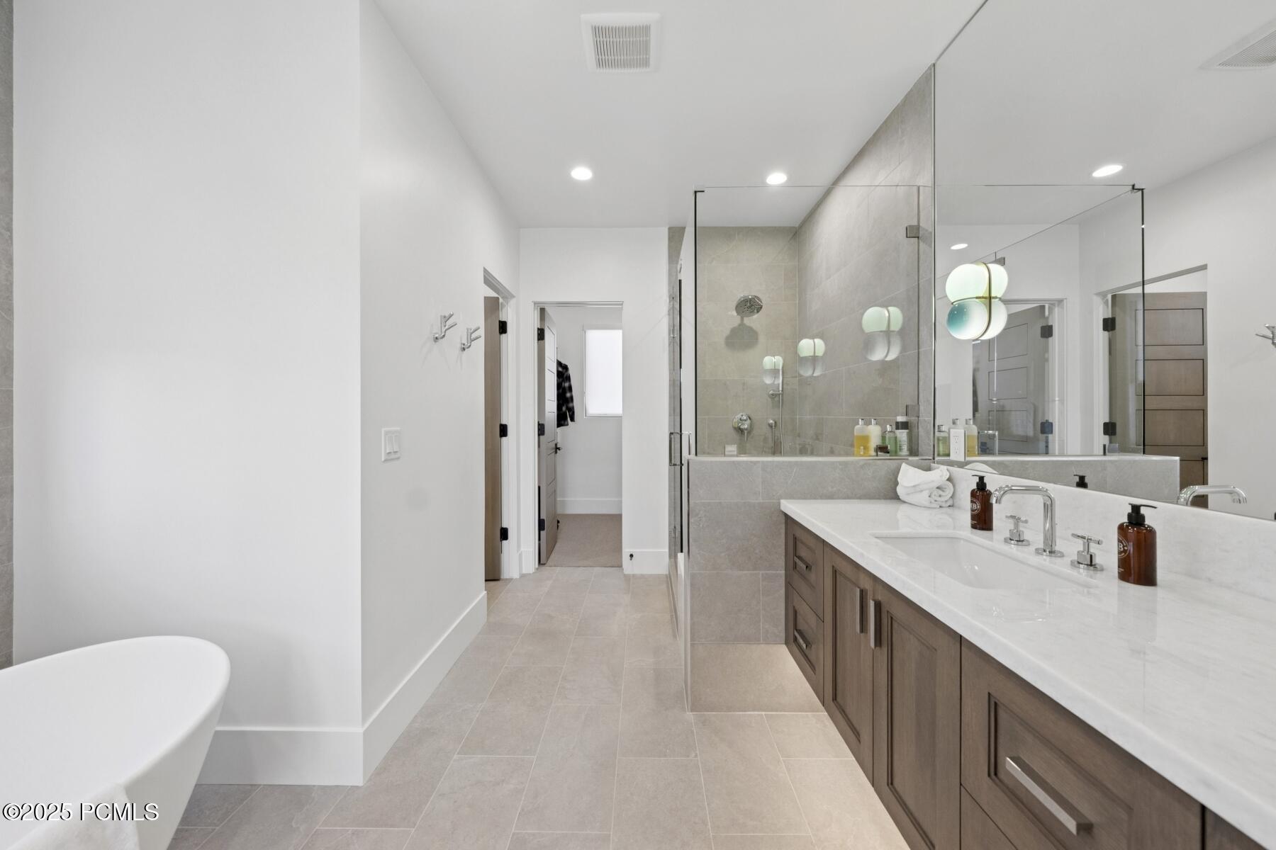 Park City, Utah 84098, United States, 4 Bedrooms Bedrooms, ,4 BathroomsBathrooms,Residential,Active,186928