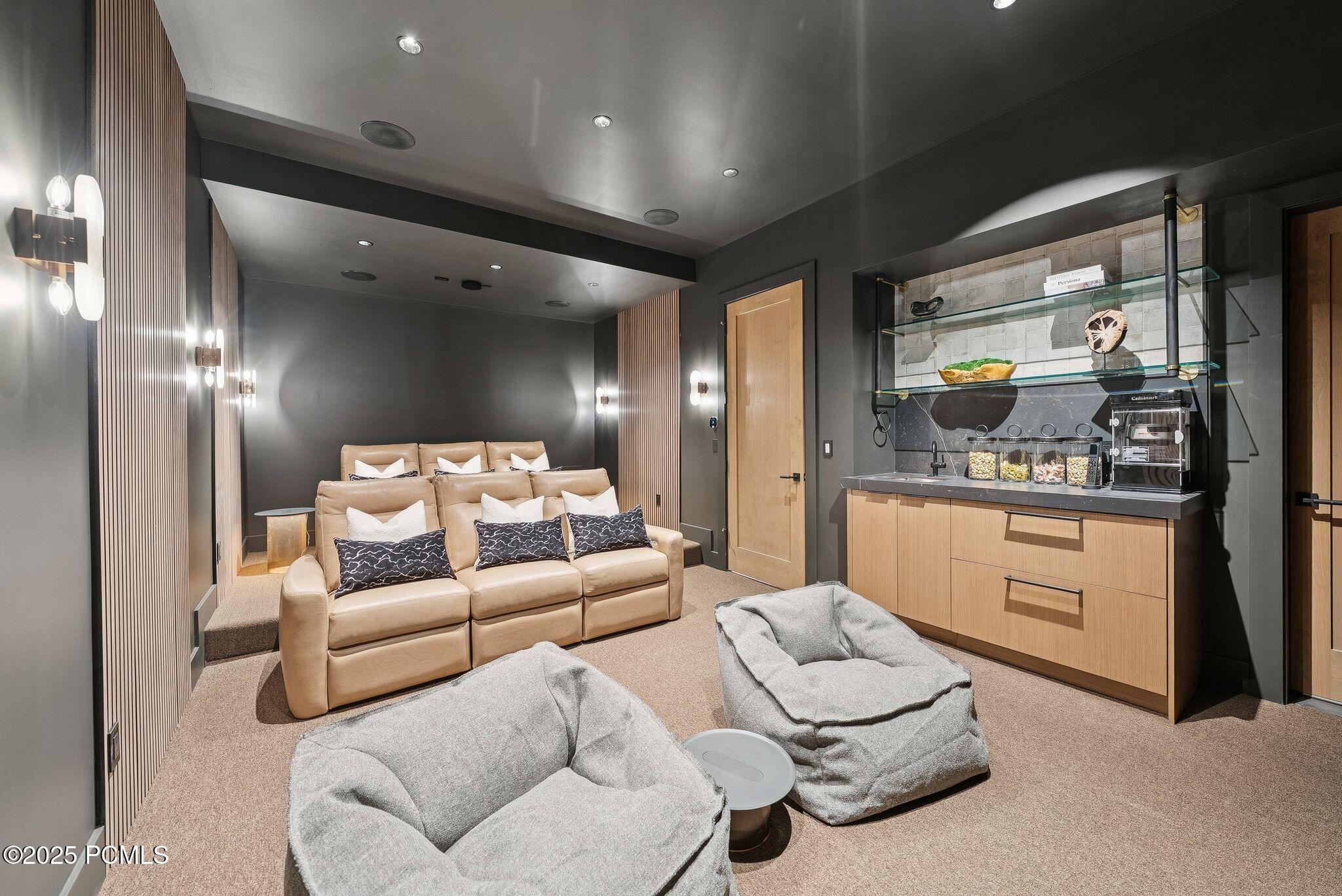 Mayflower Mountain, Utah 84032, United States, 5 Bedrooms Bedrooms, ,7 BathroomsBathrooms,Residential,Active,154050