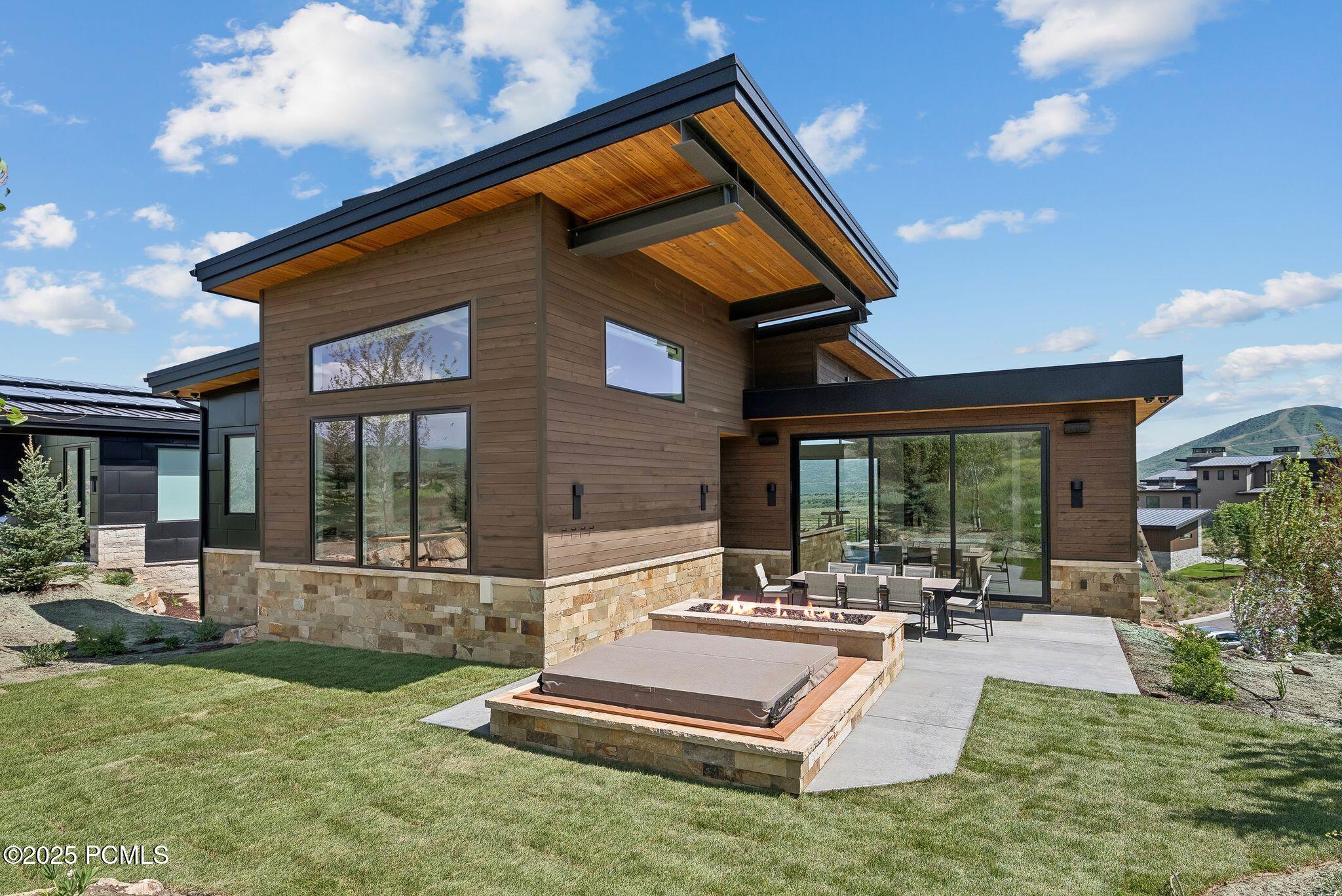 Mayflower Mountain, Utah 84032, United States, 5 Bedrooms Bedrooms, ,7 BathroomsBathrooms,Residential,Active,154050