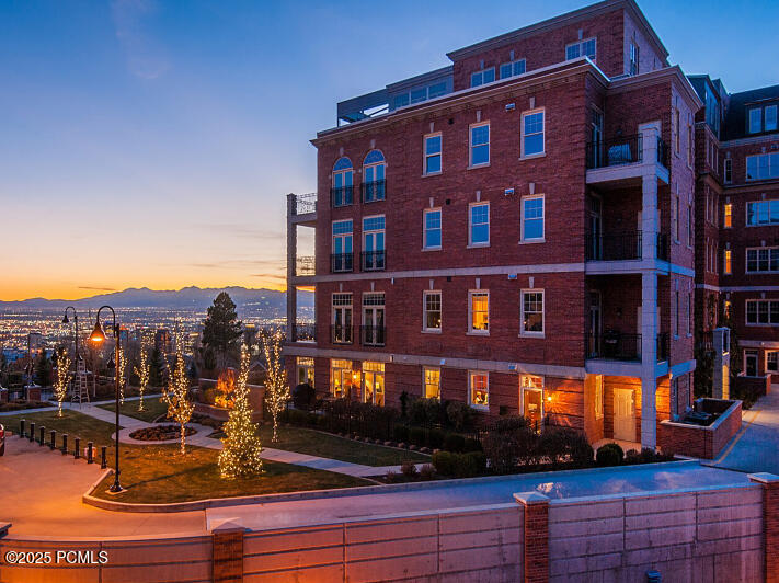 Salt Lake City, Utah 84103, United States, 3 Bedrooms Bedrooms, ,3 BathroomsBathrooms,Residential,Active,204342