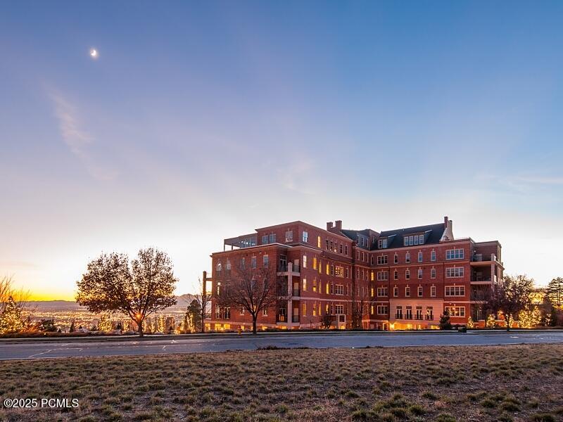 Salt Lake City, Utah 84103, United States, 3 Bedrooms Bedrooms, ,3 BathroomsBathrooms,Residential,Active,204342