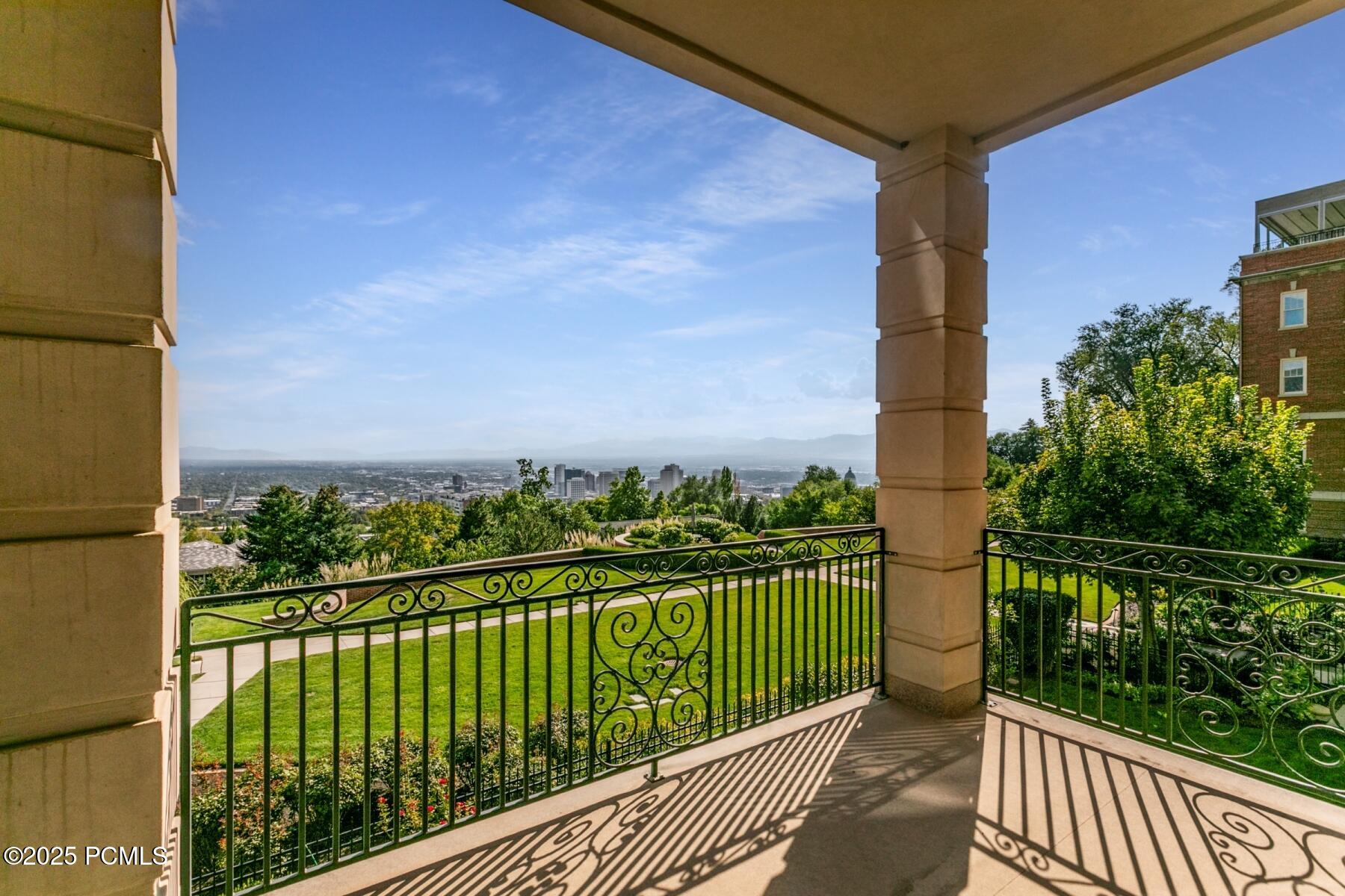 Salt Lake City, Utah 84103, United States, 3 Bedrooms Bedrooms, ,3 BathroomsBathrooms,Residential,Active,204342