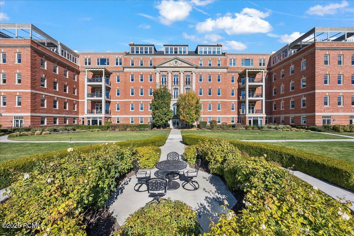 Salt Lake City, Utah 84103, United States, 3 Bedrooms Bedrooms, ,3 BathroomsBathrooms,Residential,Active,204342