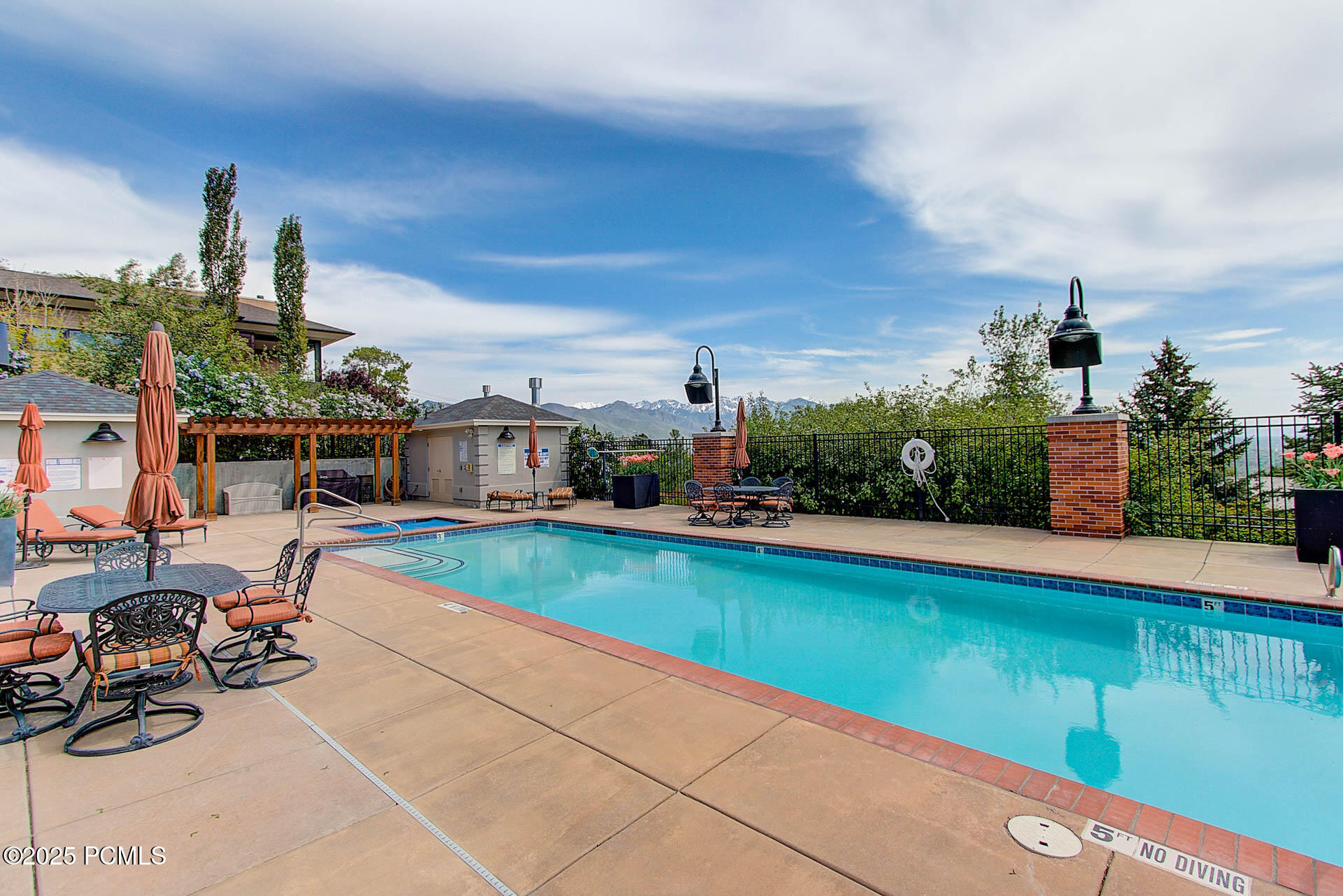 Salt Lake City, Utah 84103, United States, 3 Bedrooms Bedrooms, ,3 BathroomsBathrooms,Residential,Active,204342