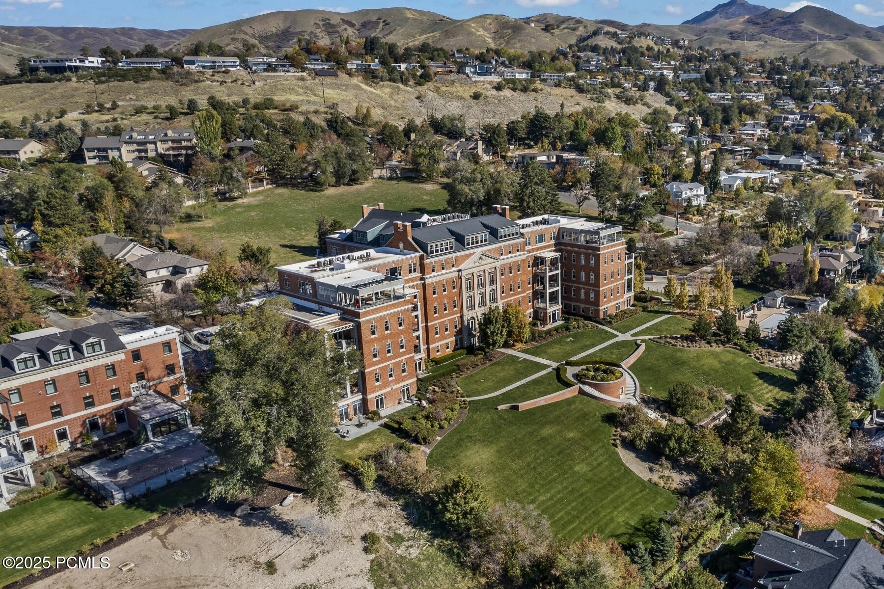 Salt Lake City, Utah 84103, United States, 3 Bedrooms Bedrooms, ,3 BathroomsBathrooms,Residential,Active,204342