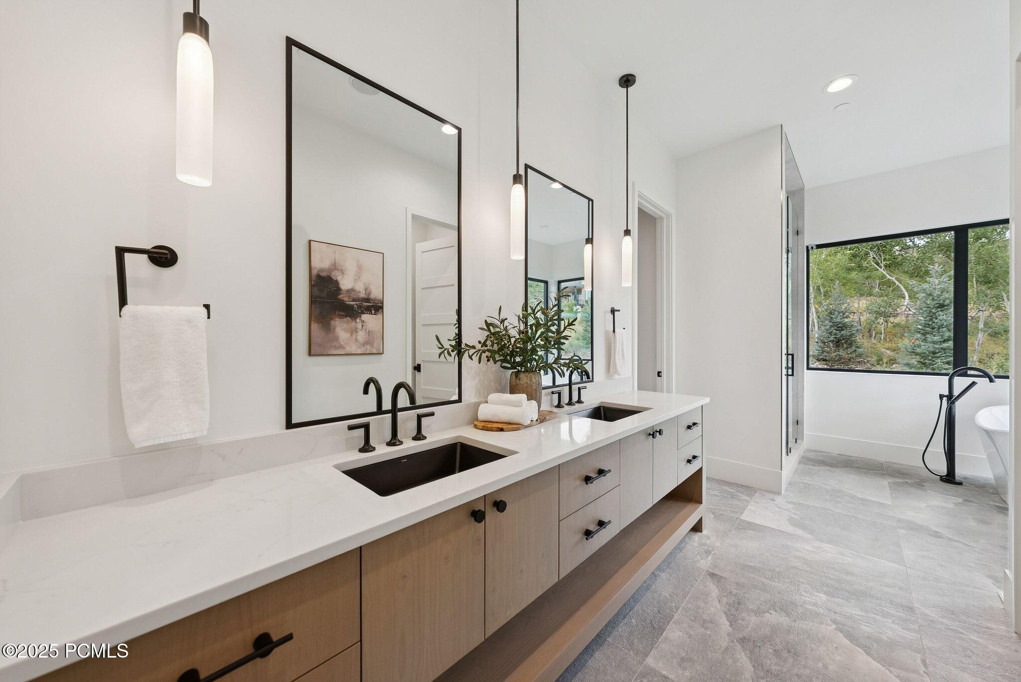 Park City, Utah 84098, United States, 5 Bedrooms Bedrooms, ,7 BathroomsBathrooms,Residential,Active,197235