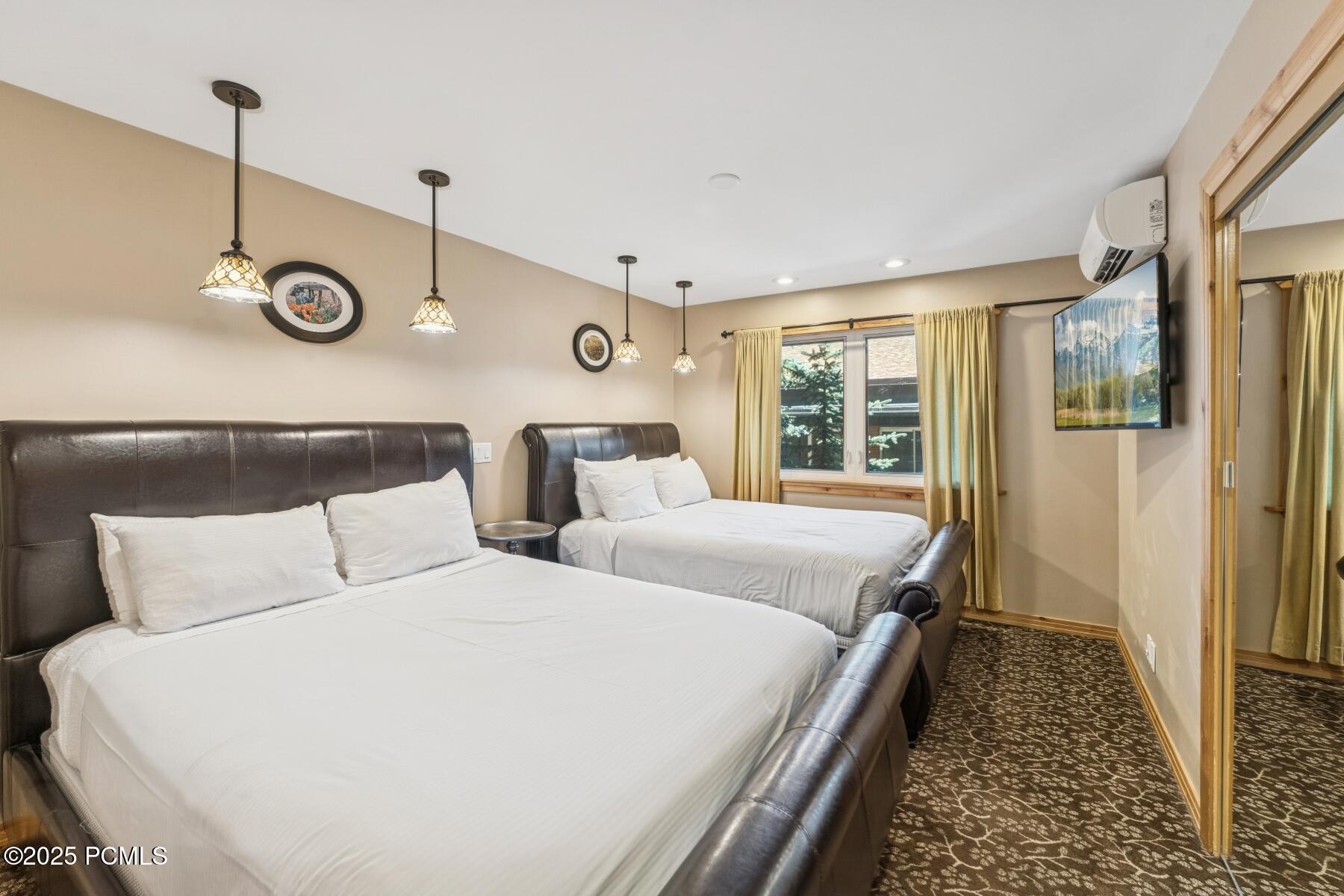 Park City, Utah 84060, United States, 2 Bedrooms Bedrooms, ,2 BathroomsBathrooms,Residential,Active,222964