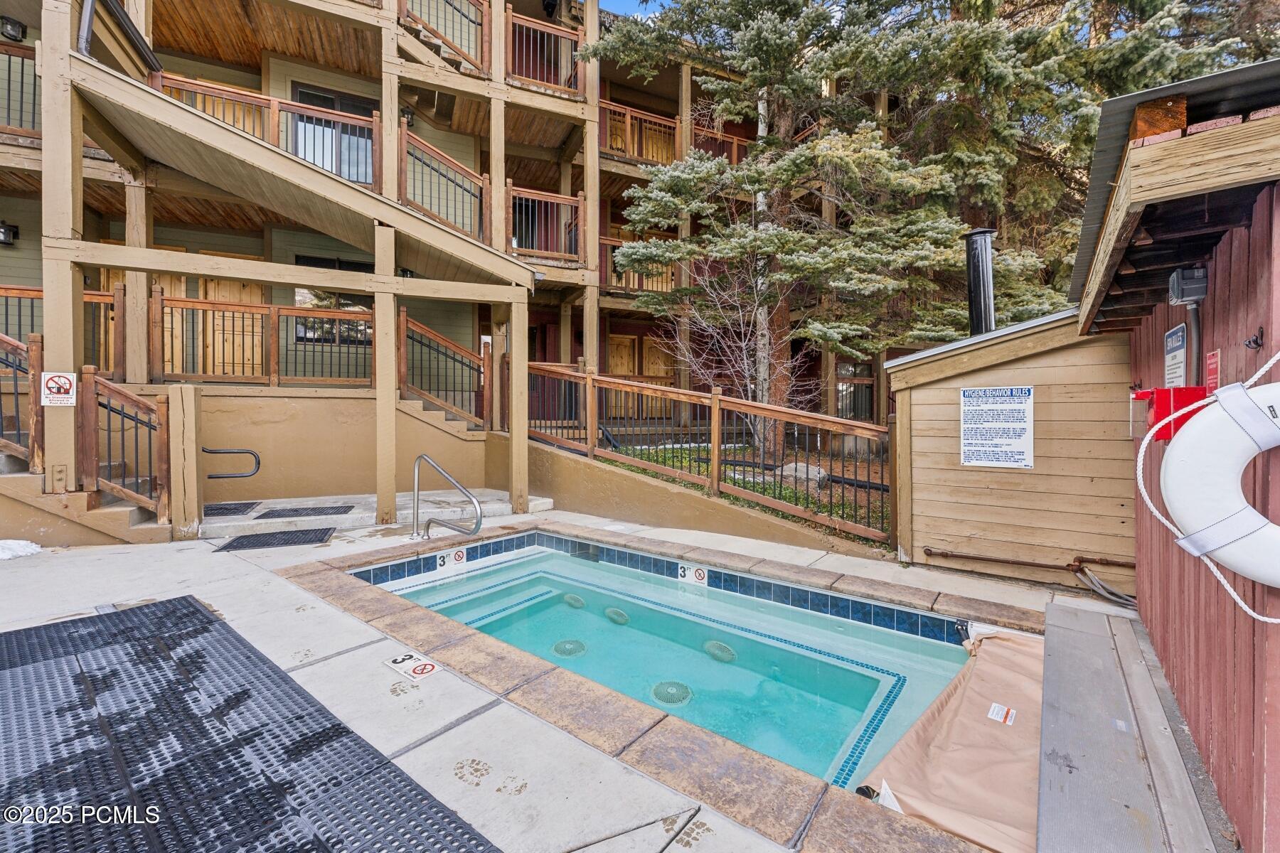 Park City, Utah 84060, United States, 2 Bedrooms Bedrooms, ,2 BathroomsBathrooms,Residential,Pending,19435