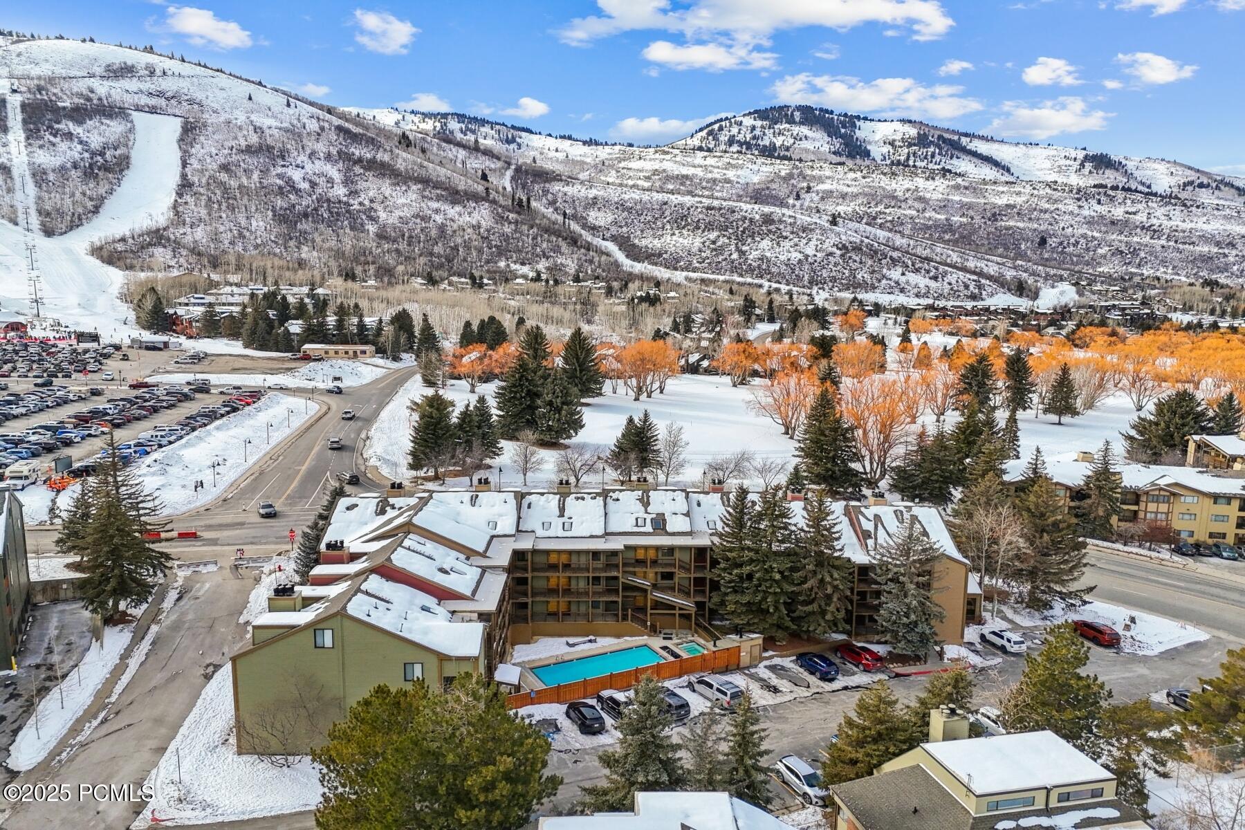 Park City, Utah 84060, United States, 2 Bedrooms Bedrooms, ,2 BathroomsBathrooms,Residential,Pending,19435