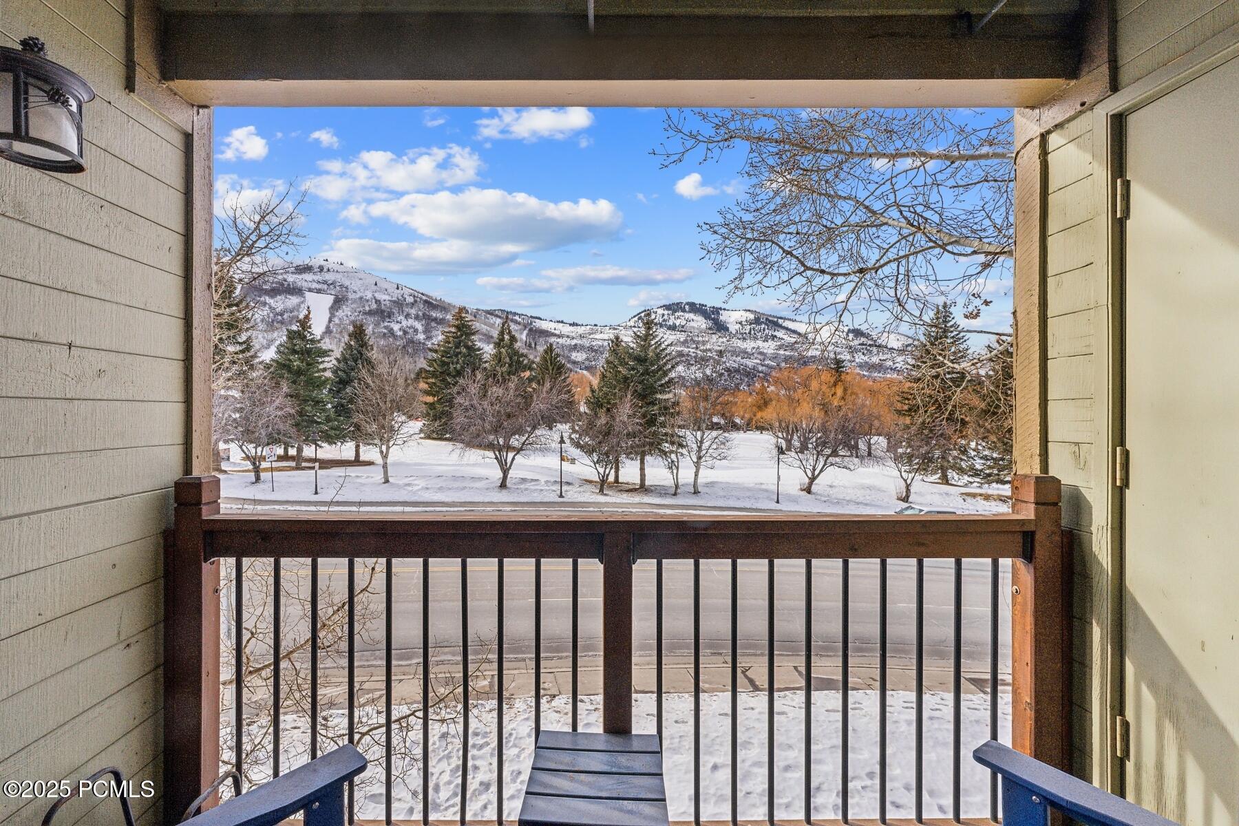 Park City, Utah 84060, United States, 2 Bedrooms Bedrooms, ,2 BathroomsBathrooms,Residential,Pending,19435