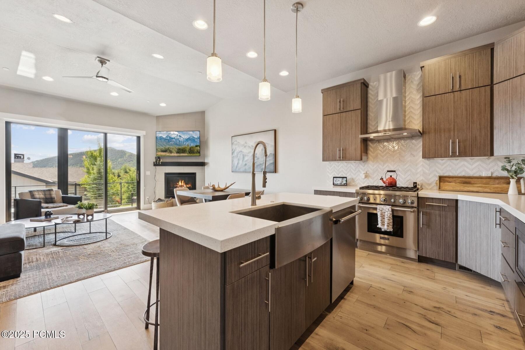 Park City, Utah 84098, United States, 4 Bedrooms Bedrooms, ,3 BathroomsBathrooms,Residential,Active,159254