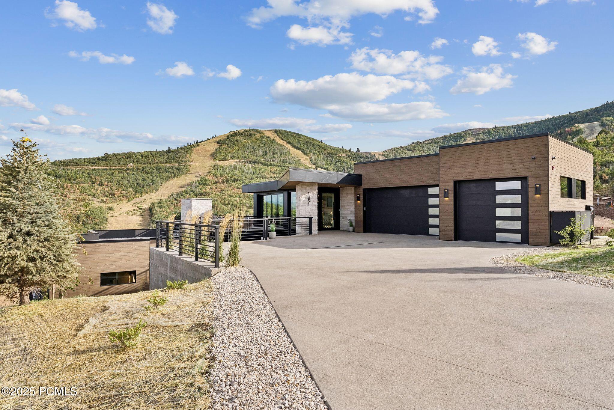 Heber City, Utah 84032, United States, 7 Bedrooms Bedrooms, ,9 BathroomsBathrooms,Residential,Active,4829