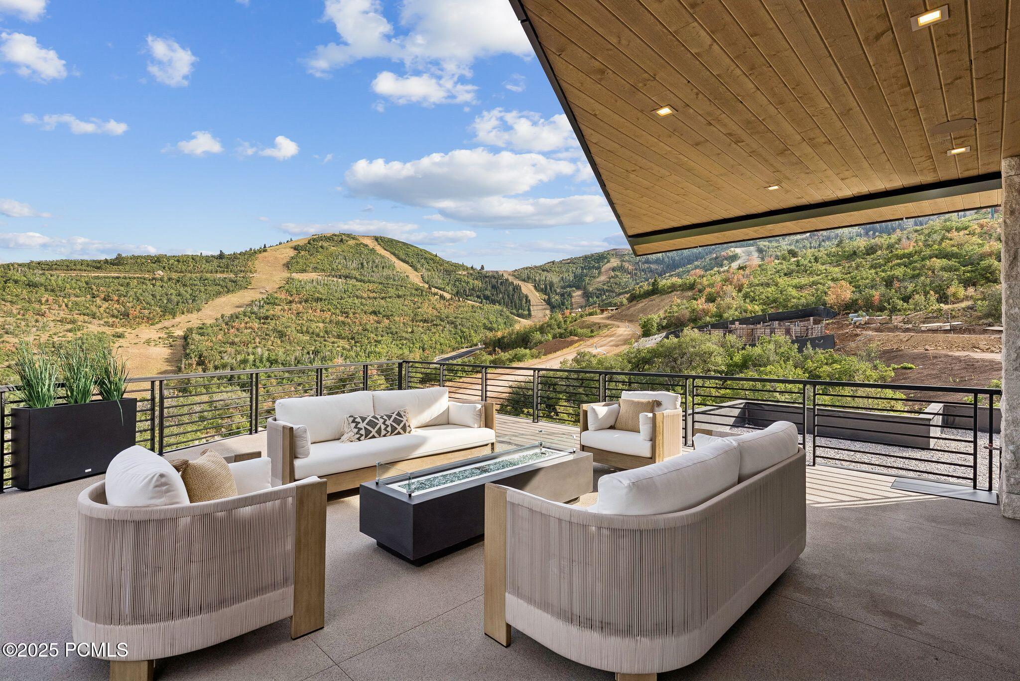 Heber City, Utah 84032, United States, 7 Bedrooms Bedrooms, ,9 BathroomsBathrooms,Residential,Active,4829