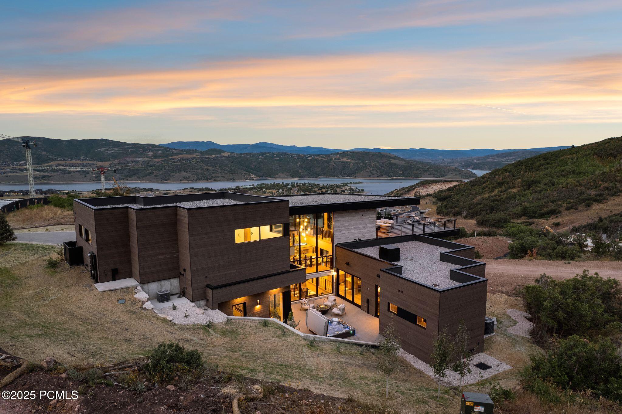 Heber City, Utah 84032, United States, 7 Bedrooms Bedrooms, ,9 BathroomsBathrooms,Residential,Active,4829