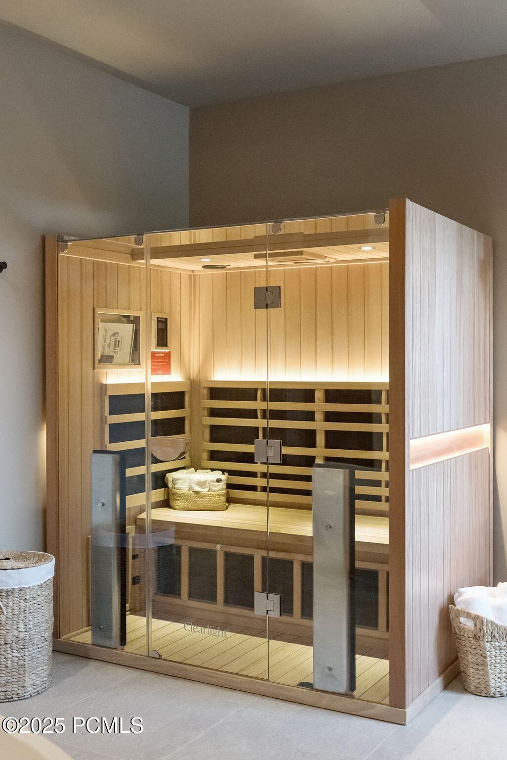 Heber City, Utah 84032, United States, 7 Bedrooms Bedrooms, ,9 BathroomsBathrooms,Residential,Active,4829