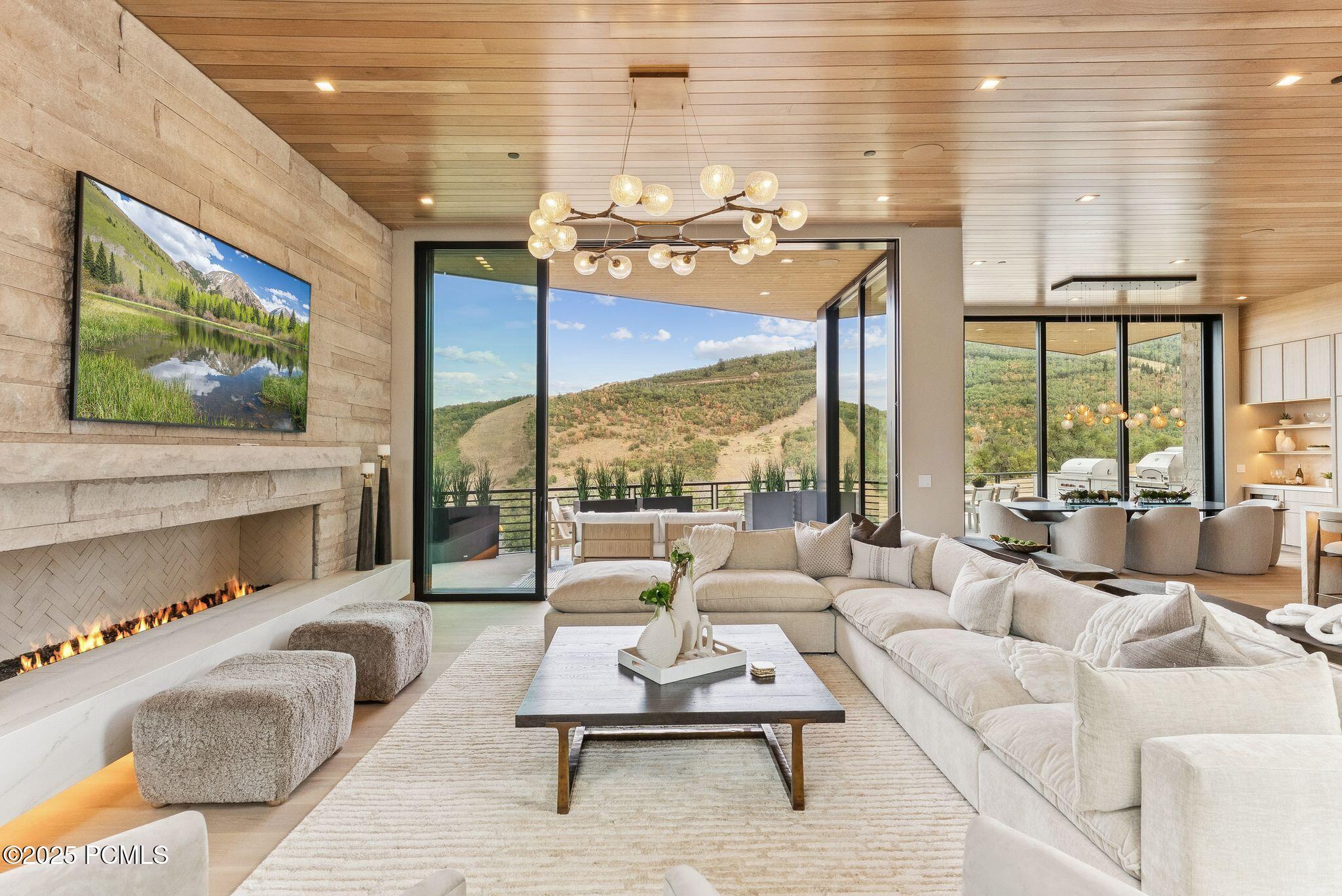 Heber City, Utah 84032, United States, 7 Bedrooms Bedrooms, ,9 BathroomsBathrooms,Residential,Active,4829