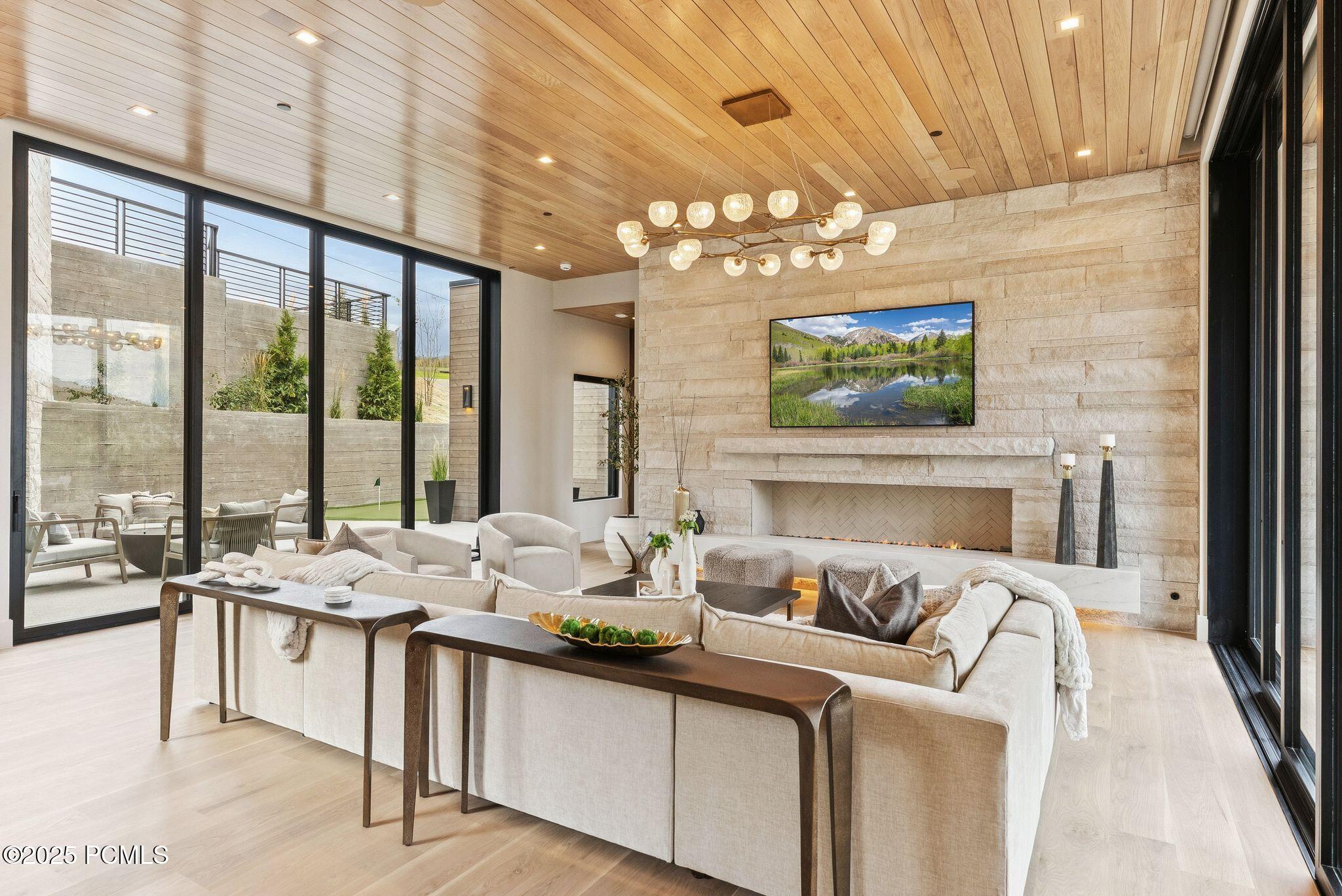 Heber City, Utah 84032, United States, 7 Bedrooms Bedrooms, ,9 BathroomsBathrooms,Residential,Active,4829