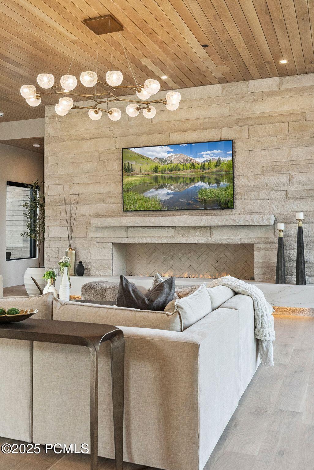 Heber City, Utah 84032, United States, 7 Bedrooms Bedrooms, ,9 BathroomsBathrooms,Residential,Active,4829