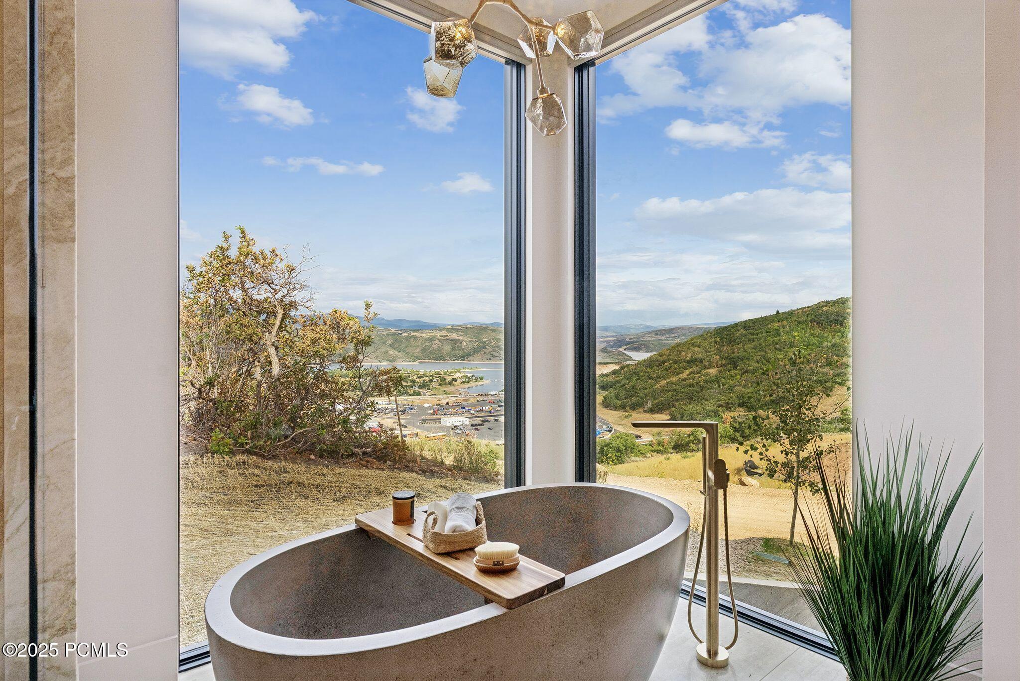 Heber City, Utah 84032, United States, 7 Bedrooms Bedrooms, ,9 BathroomsBathrooms,Residential,Active,4829