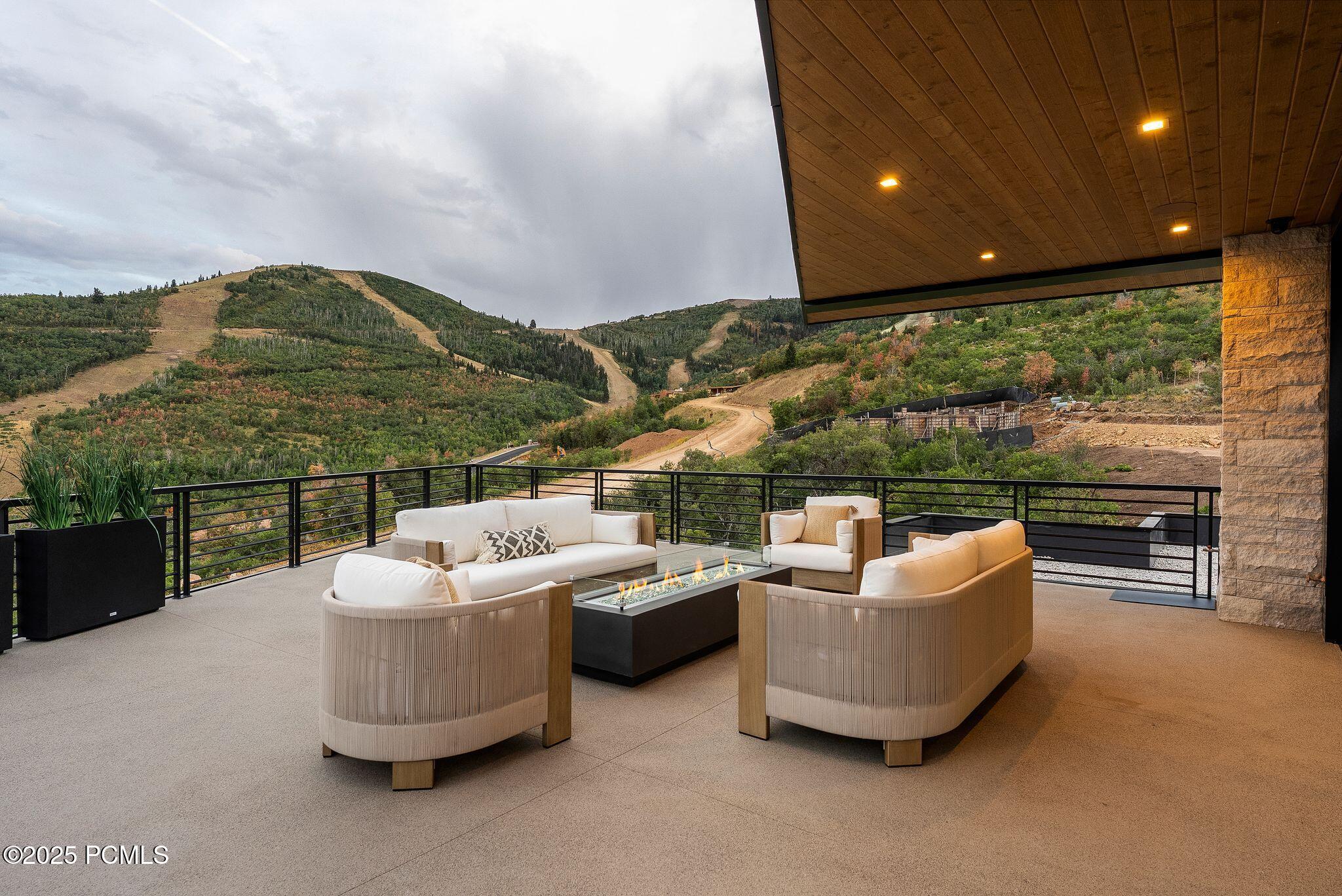 Heber City, Utah 84032, United States, 7 Bedrooms Bedrooms, ,9 BathroomsBathrooms,Residential,Active,4829