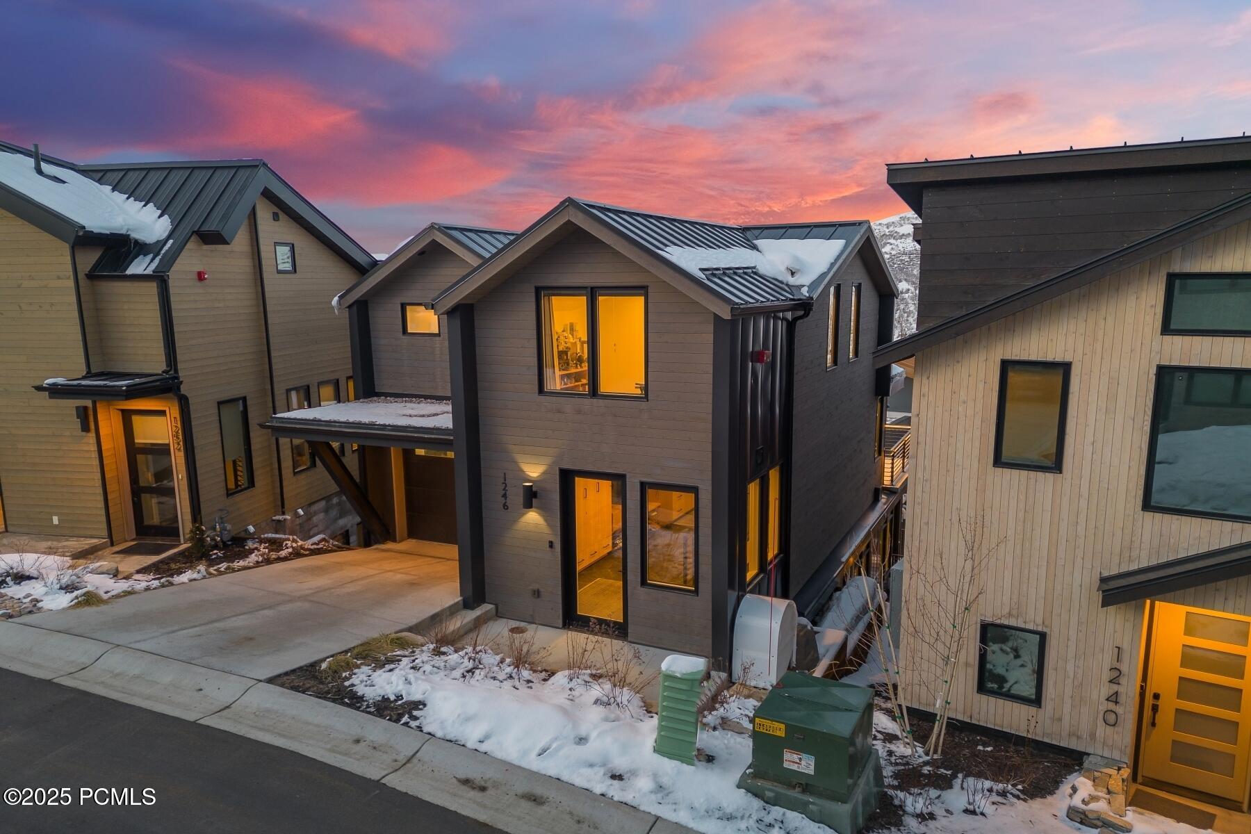 Park City, Utah 84060, United States, 4 Bedrooms Bedrooms, ,5 BathroomsBathrooms,Residential,Active,25089