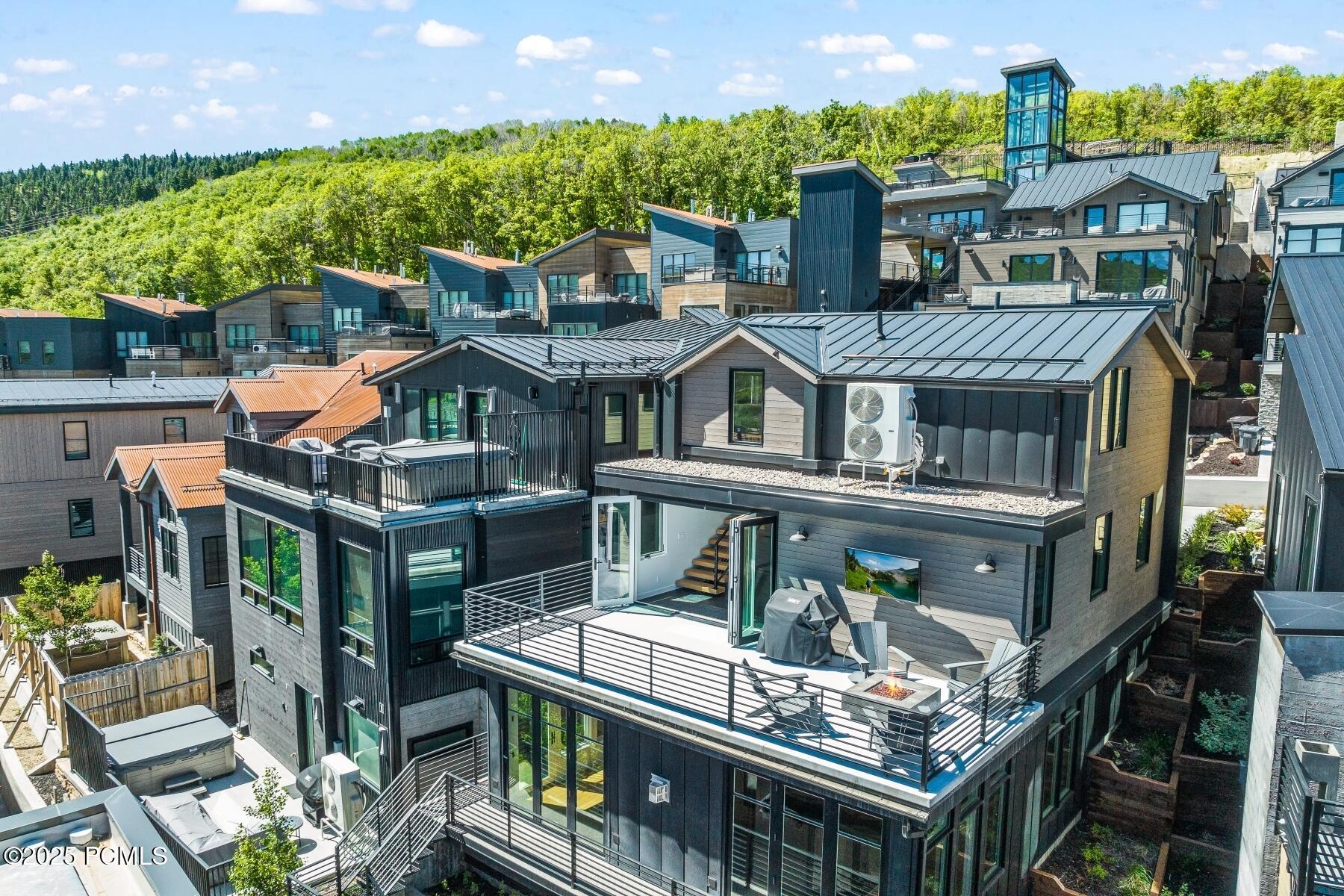 Park City, Utah 84060, United States, 4 Bedrooms Bedrooms, ,5 BathroomsBathrooms,Residential,Active,25089