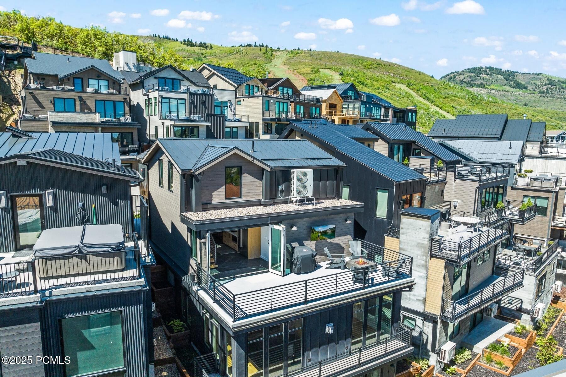 Park City, Utah 84060, United States, 4 Bedrooms Bedrooms, ,5 BathroomsBathrooms,Residential,Active,25089